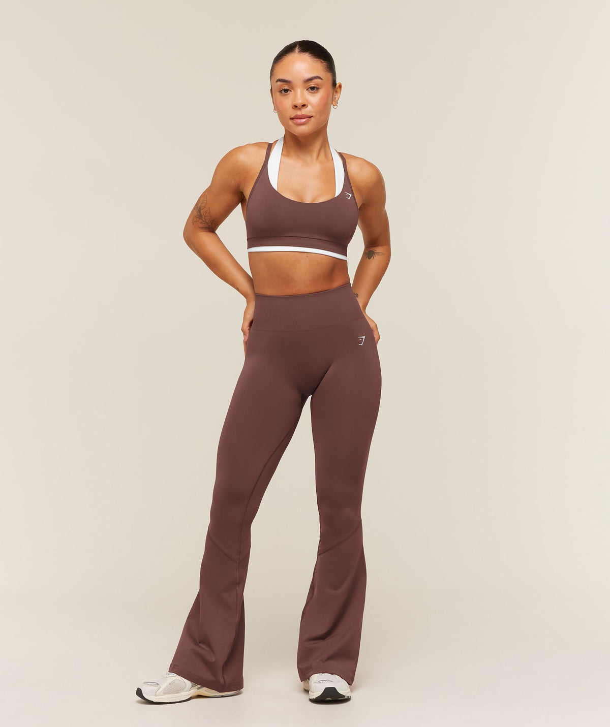 Everyday Seamless Flared Leggings - Espresso Brown — imagem 4