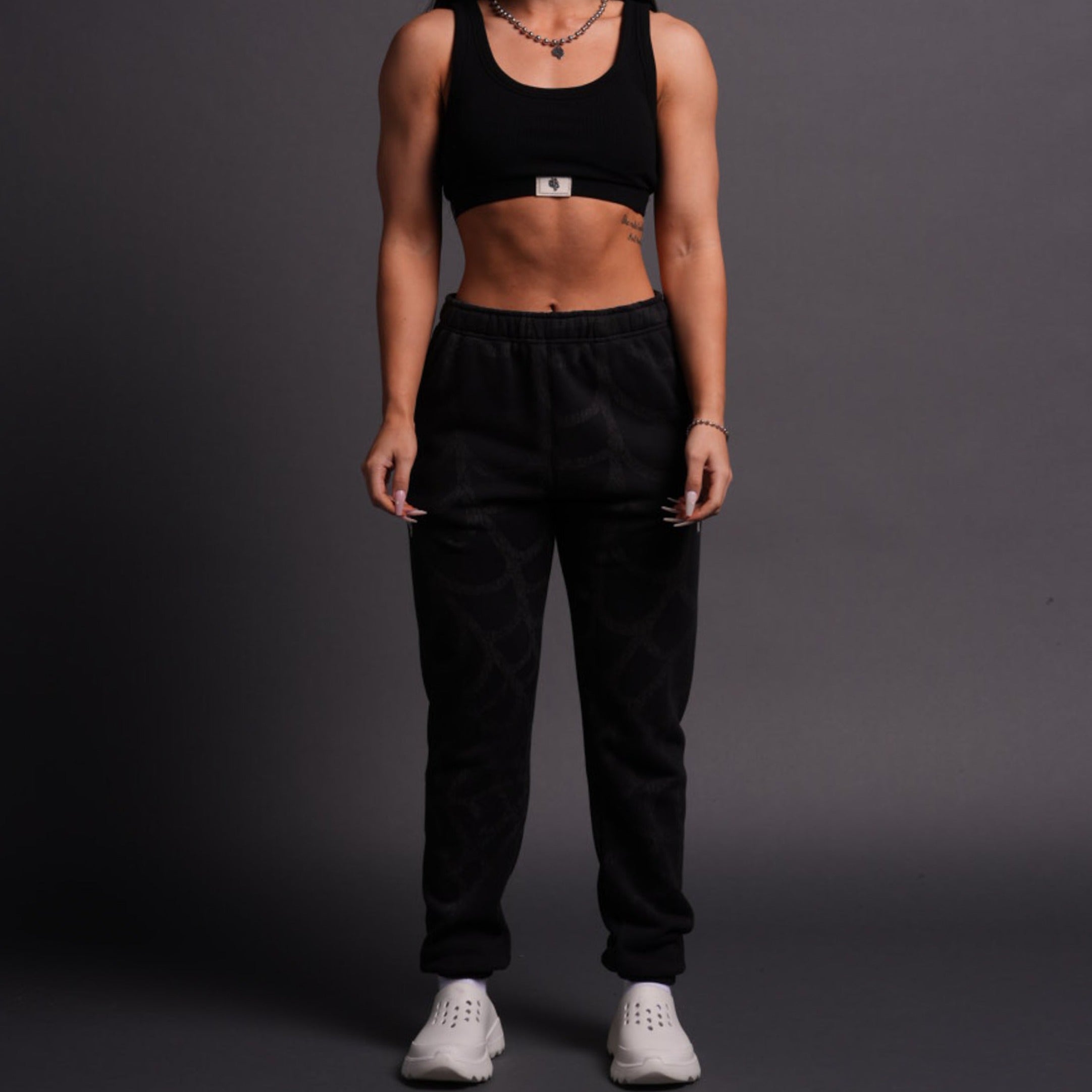Symbiote Web She Post Longe Sweats in Black — imagem 1