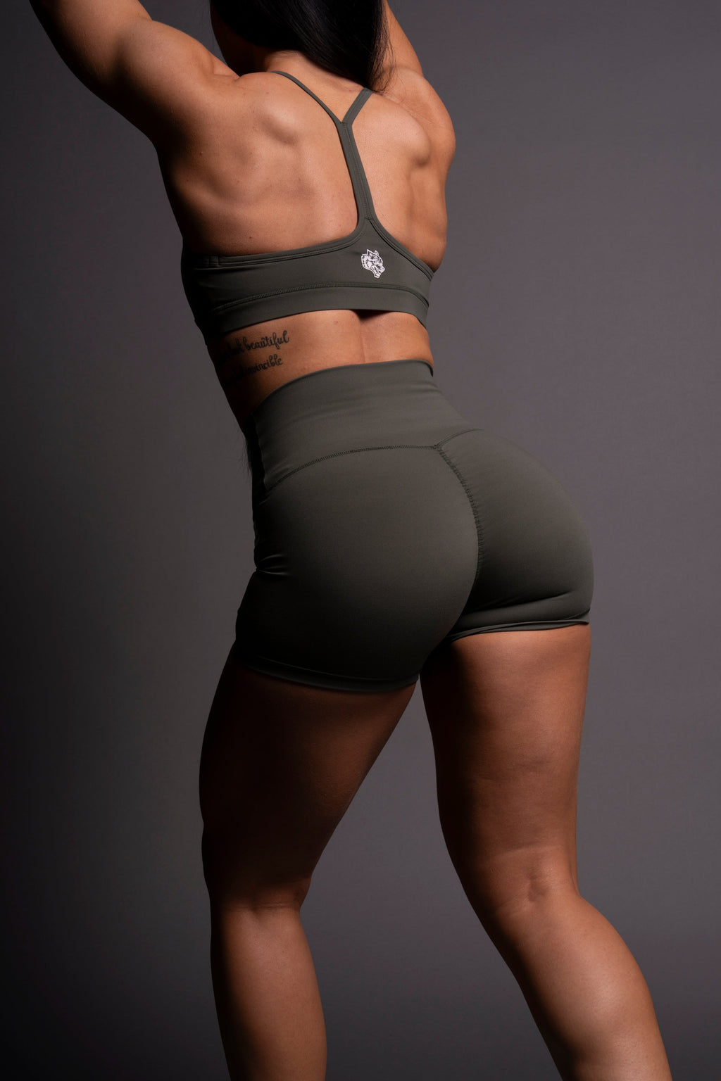 Wolf Kanji "Energy" Pump Shorts in Pine Green — imagem 6