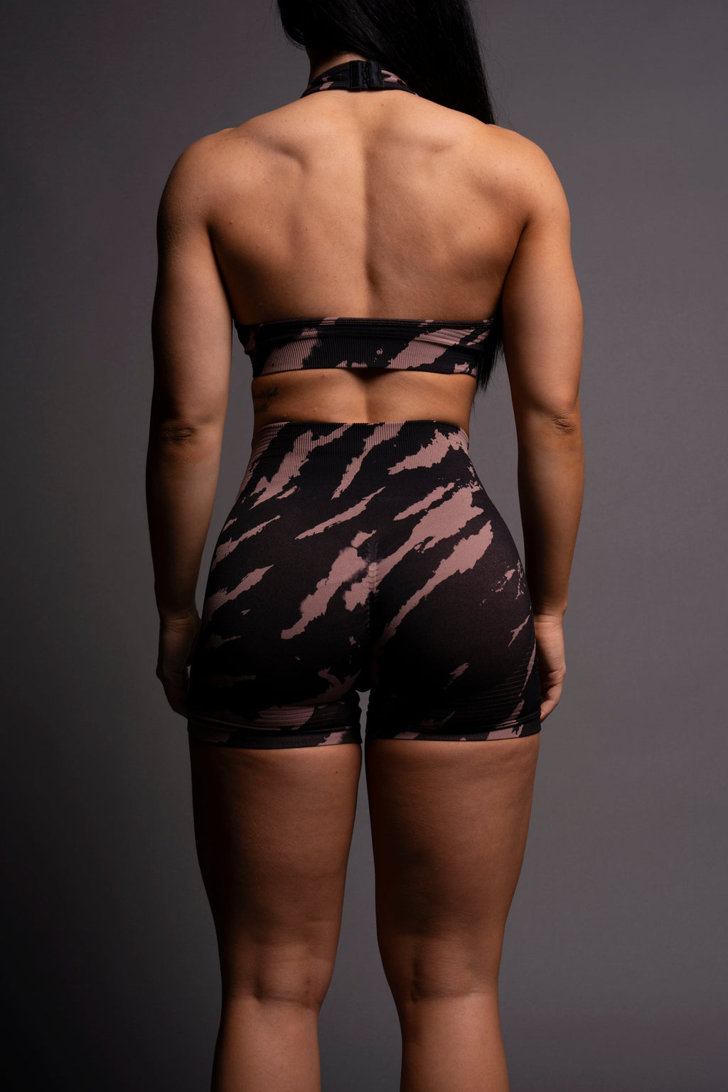 Wolves Forever Everson Seamless "Valencourt" Shorts in Purple Dusk Native Camo — imagem 5