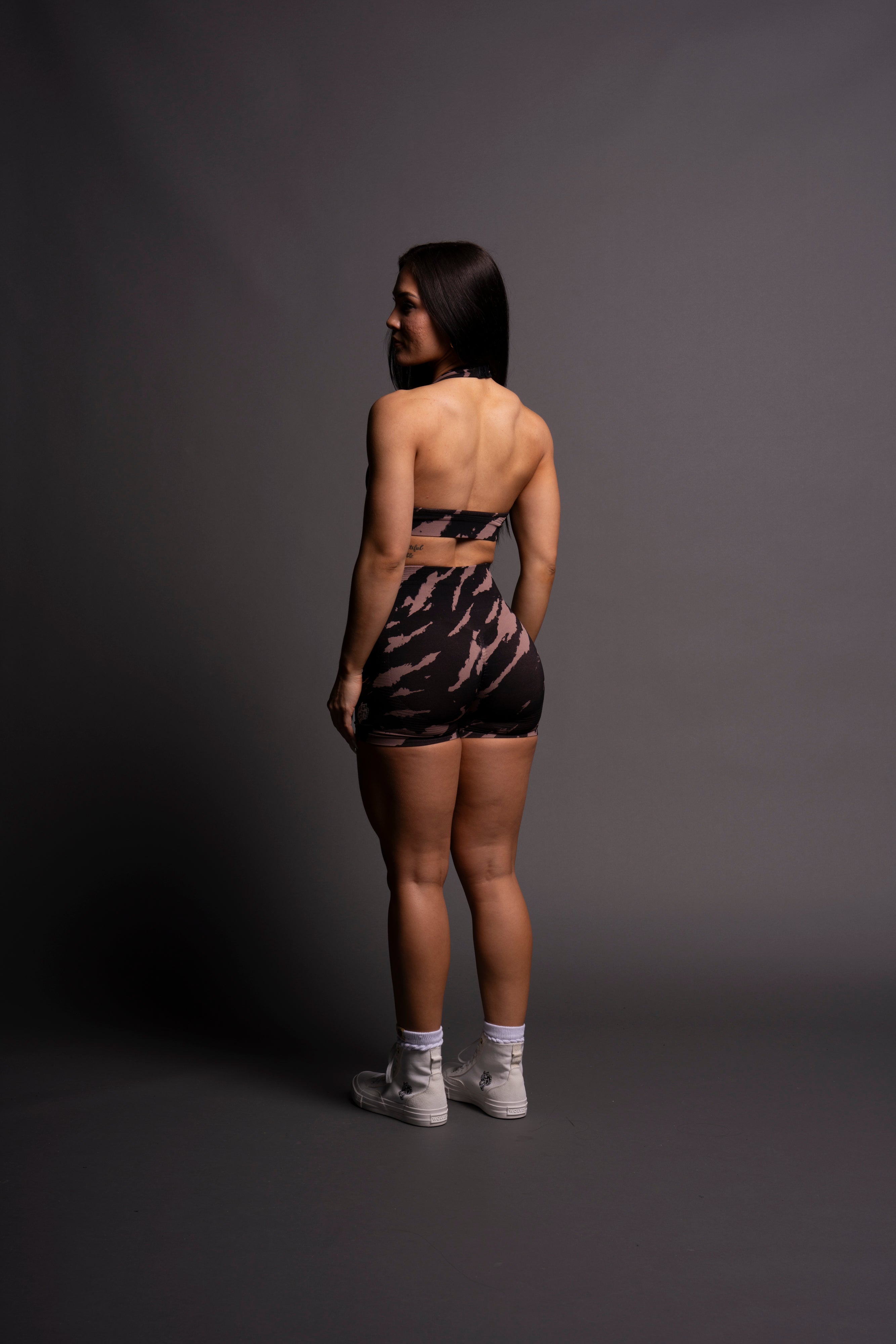 Wolves Forever Everson Seamless "Valencourt" Shorts in Purple Dusk Native Camo — imagem 7