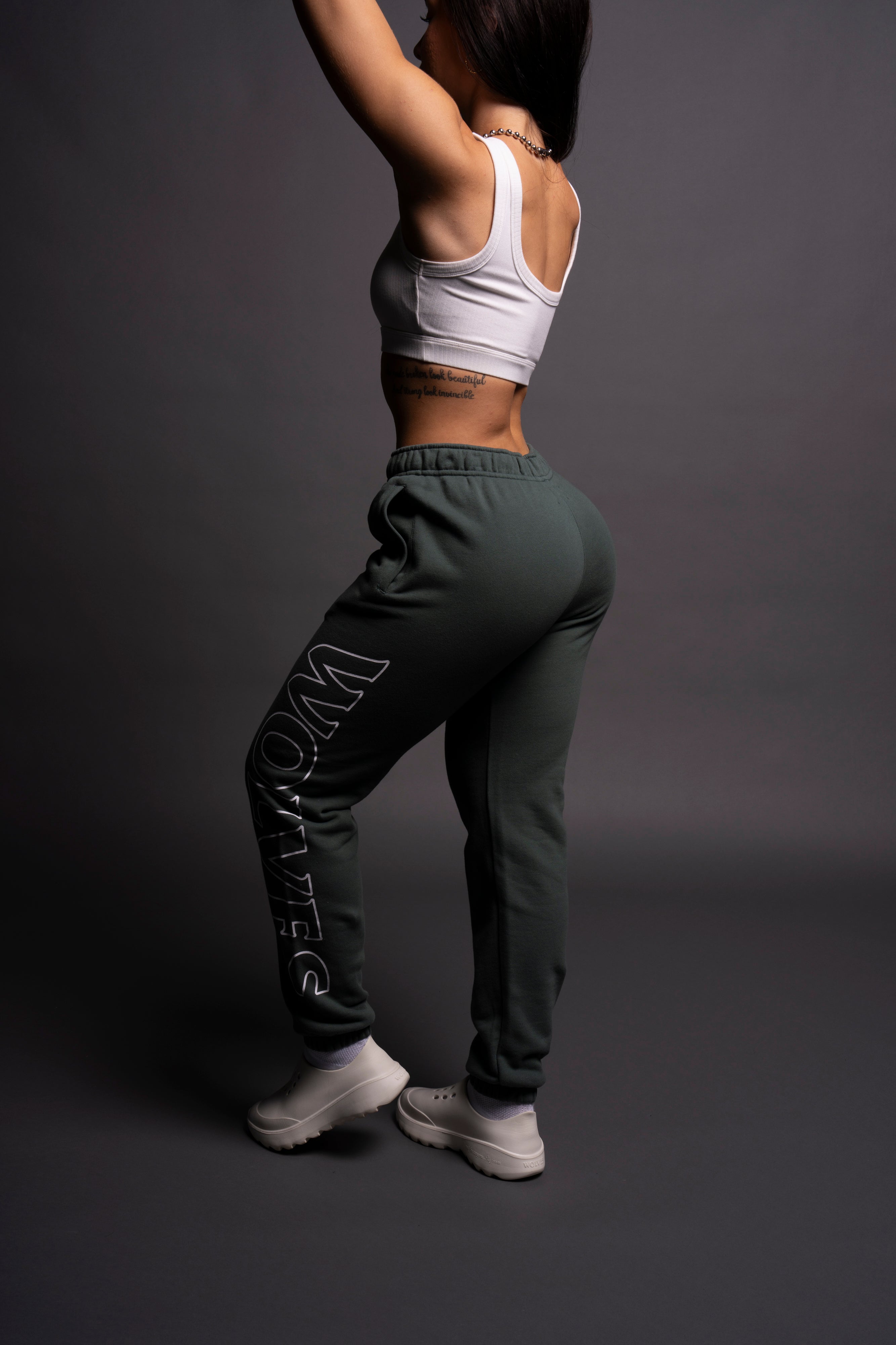 Hardcore She Post Lounge Sweats in Norse Green — imagem 9
