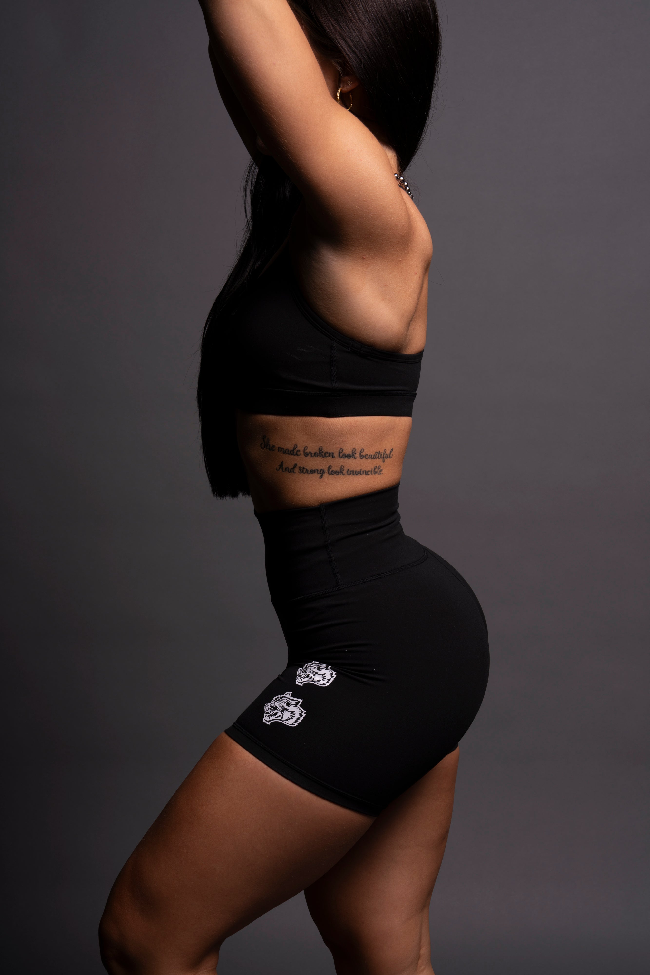Quad Wolf Energy Training Shorts in Black — imagem 7