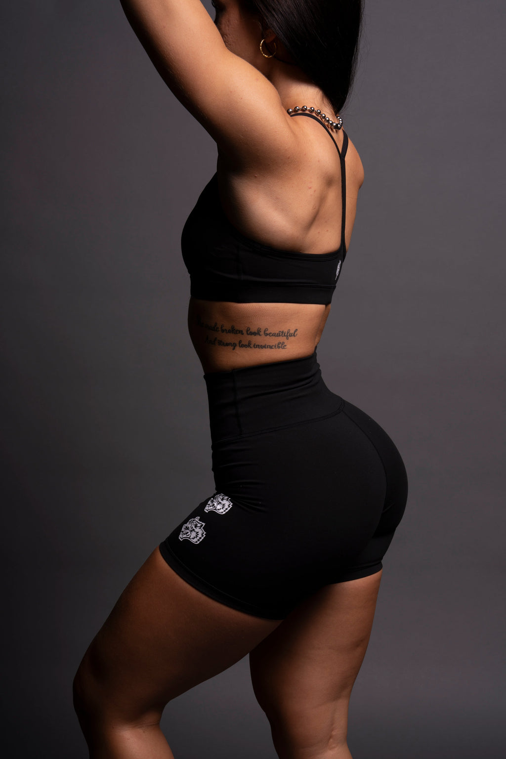 Quad Wolf Energy Training Shorts in Black — imagem 9