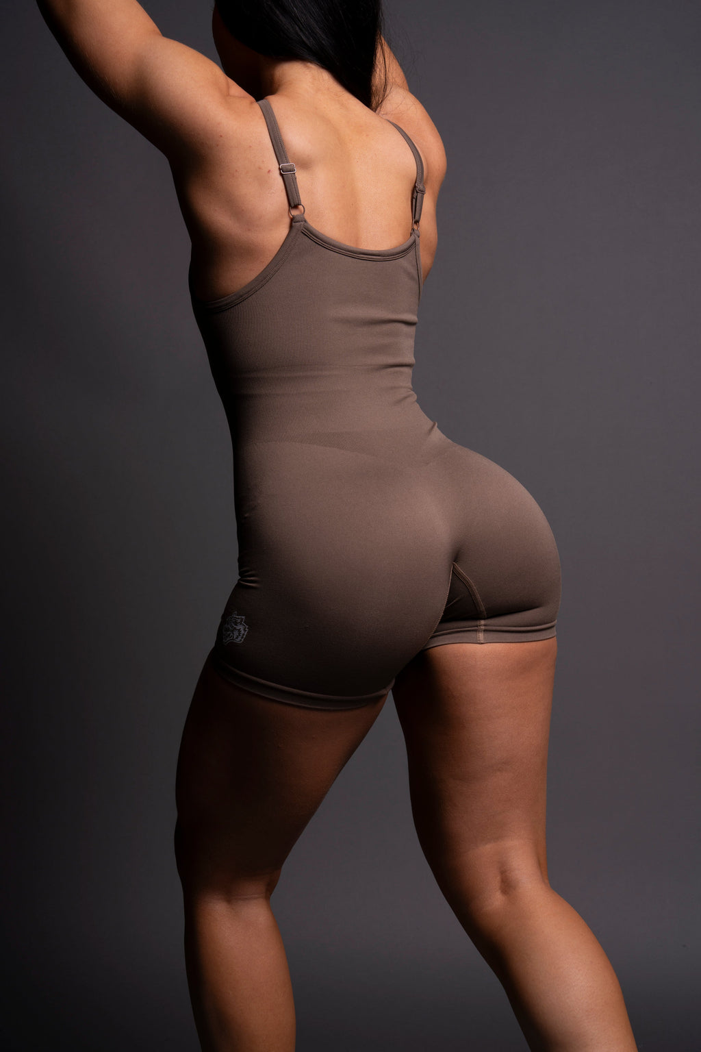 Western Wolves Sonya Seamless Bodysuit in Mojave Brown — imagem 6