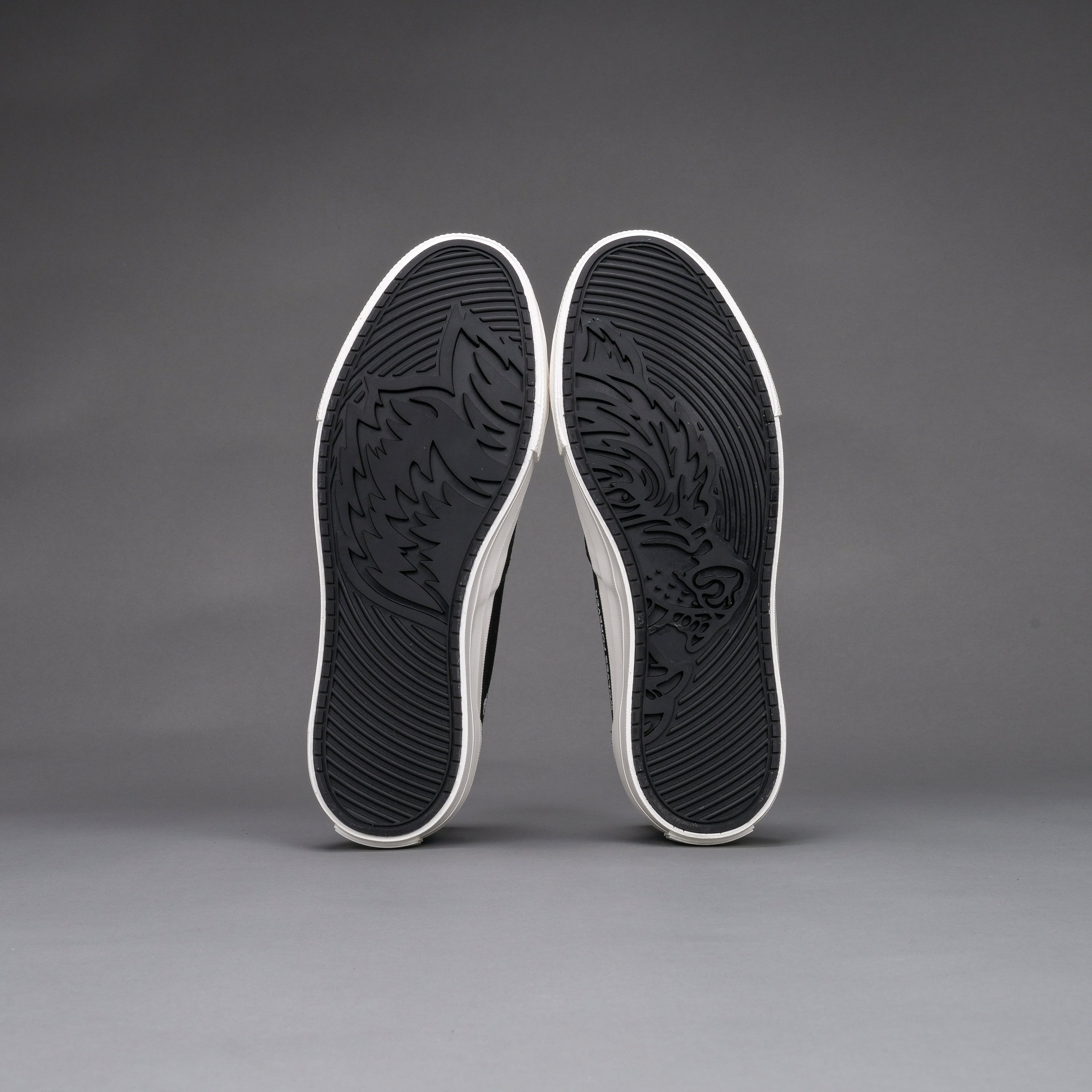 Wolves Forever Sueded Walk 1-DIOS High Top Shoe in Black — imagem 10