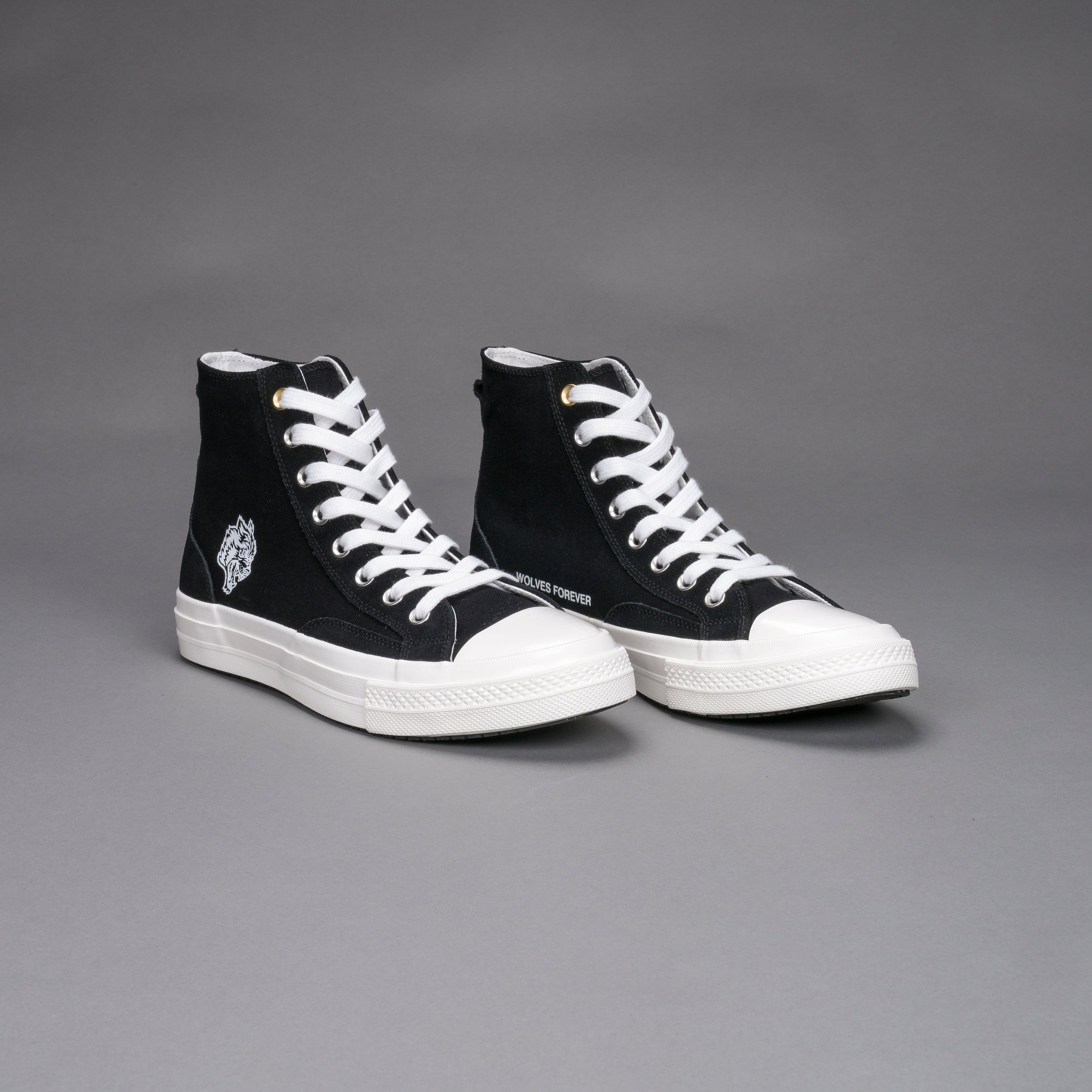 Wolves Forever Sueded Walk 1-DIOS High Top Shoe in Black — imagem 9