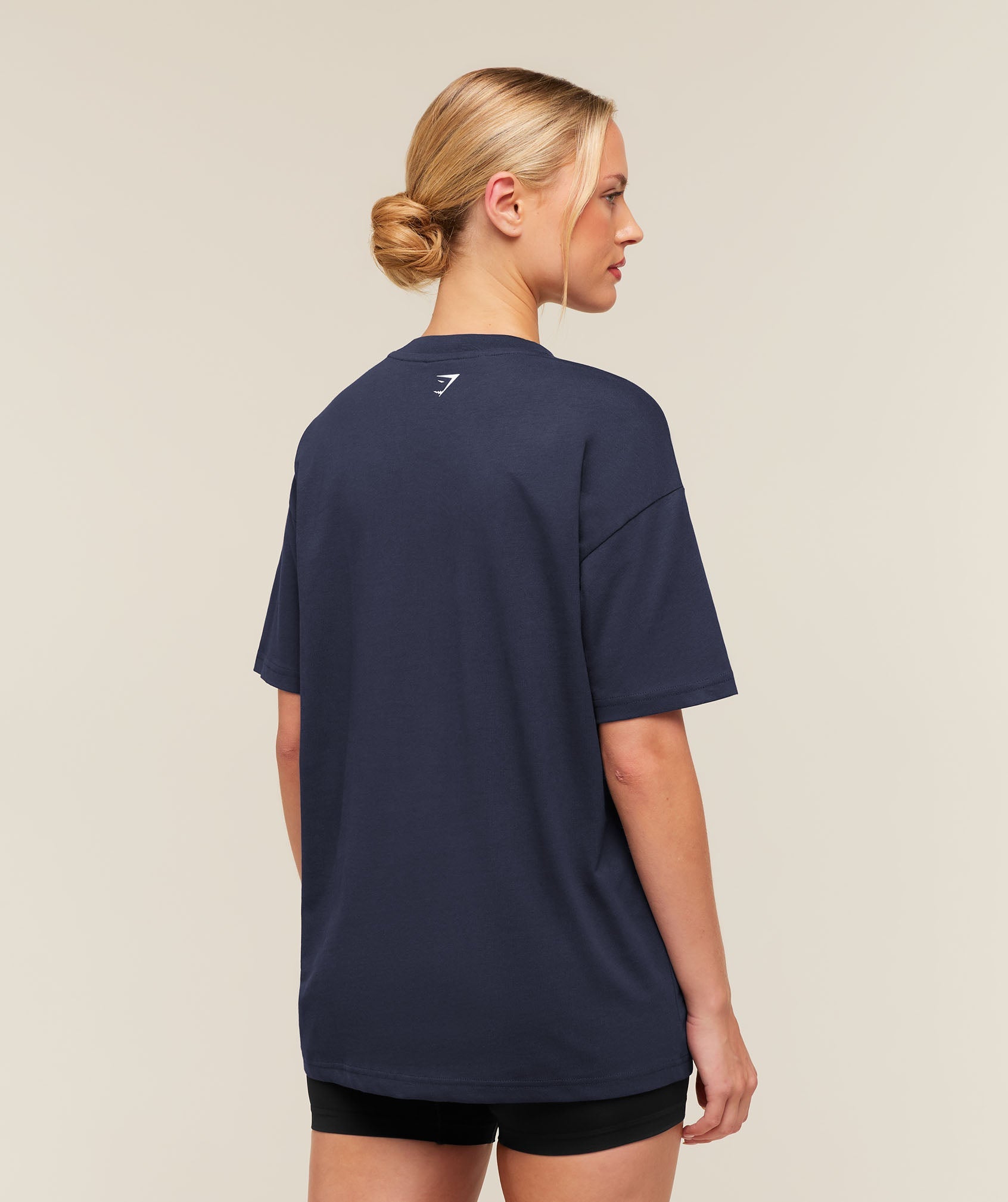 College Crest Graphic T-Shirt - Heavy Blue — imagem 2