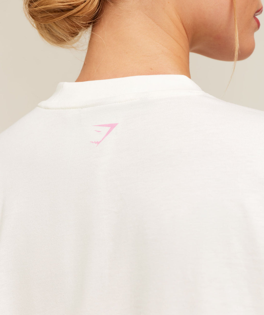 College Crest Graphic T-Shirt - Soft White — imagem 6