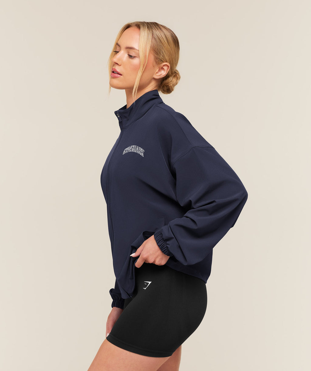 College Crest Graphic Track Jacket - Heavy Blue — imagem 3