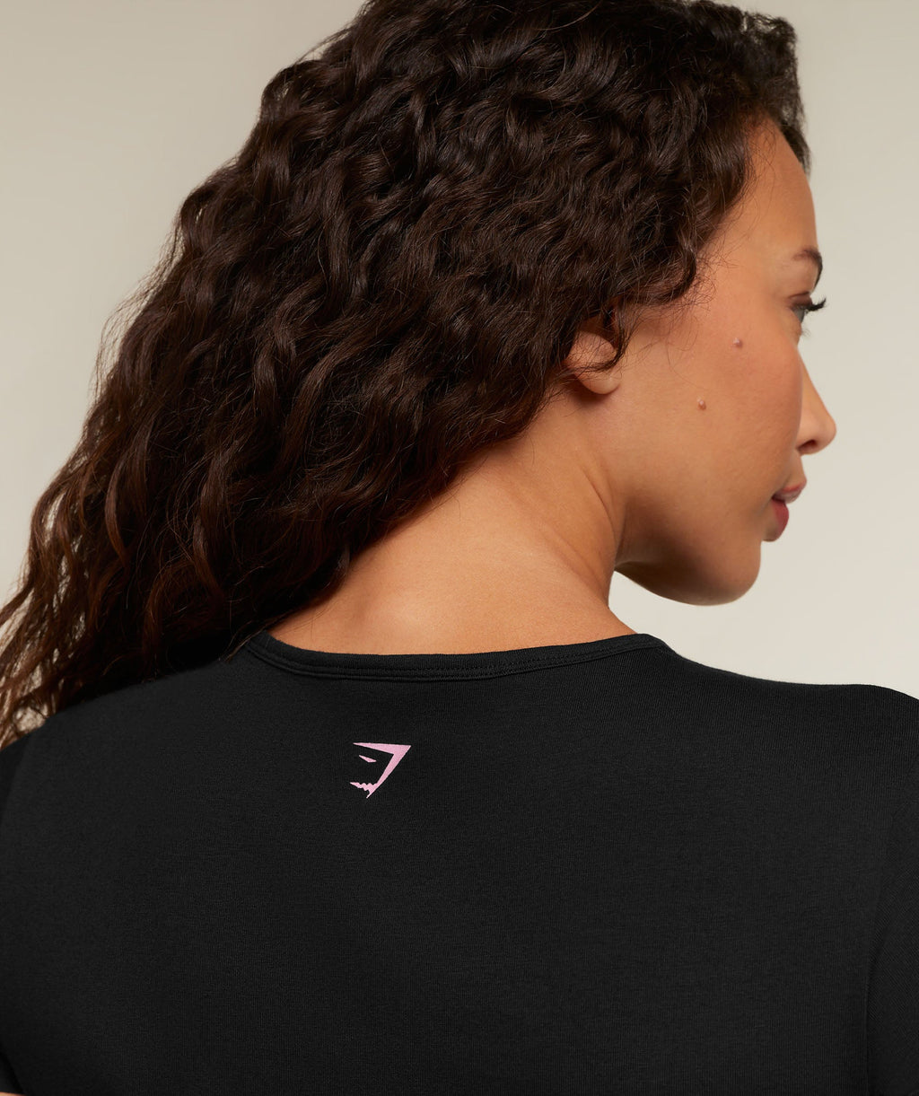 For The Ones Who Show Up Graphic Baby Tee - Black — imagem 6