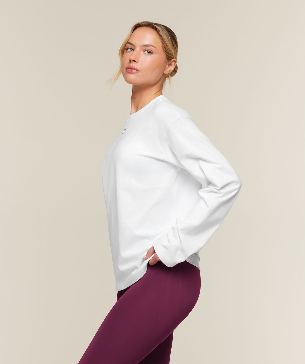 For The Ones Who Show Up Graphic Long Sleeve Top - White — imagem 3