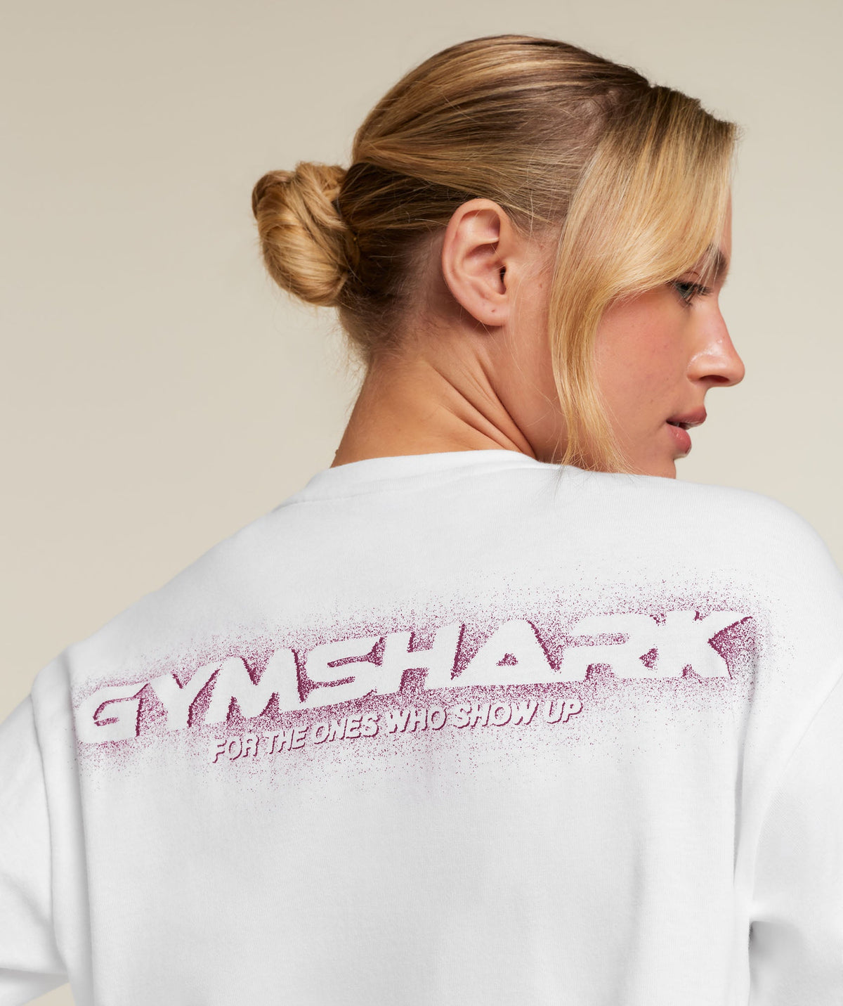 For The Ones Who Show Up Graphic Long Sleeve Top - White — imagem 5