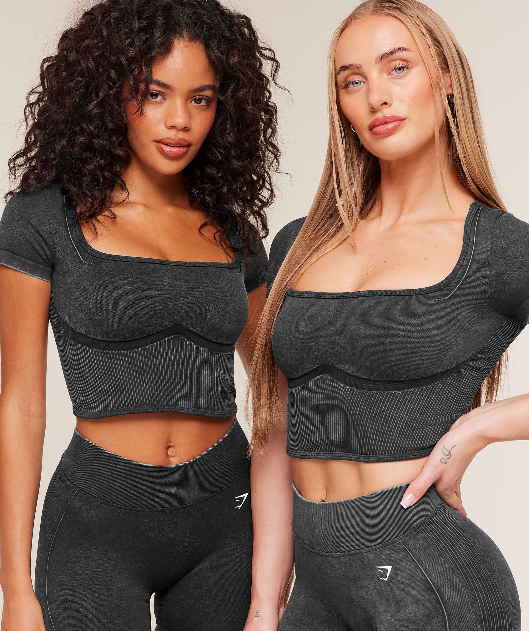 Gymshark x Bratz Crop Top - Black/Wash — imagem 8
