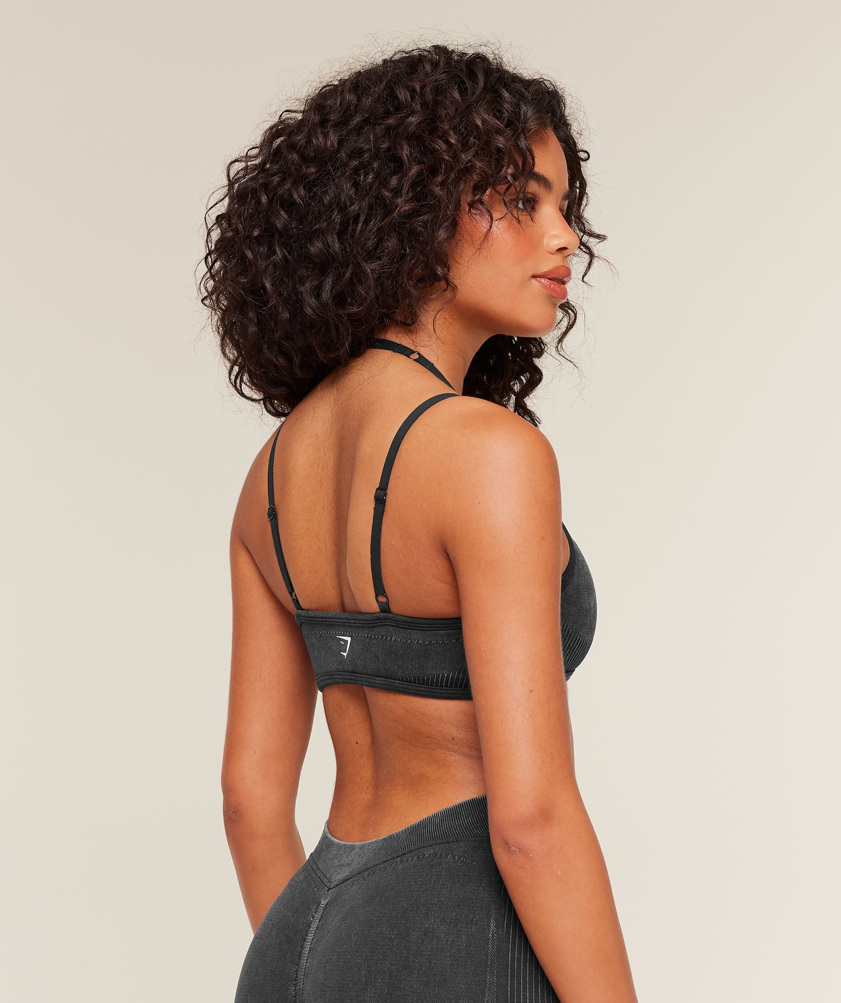 Gymshark x Bratz Light Support Sports Bra - Black/Wash — imagem 2