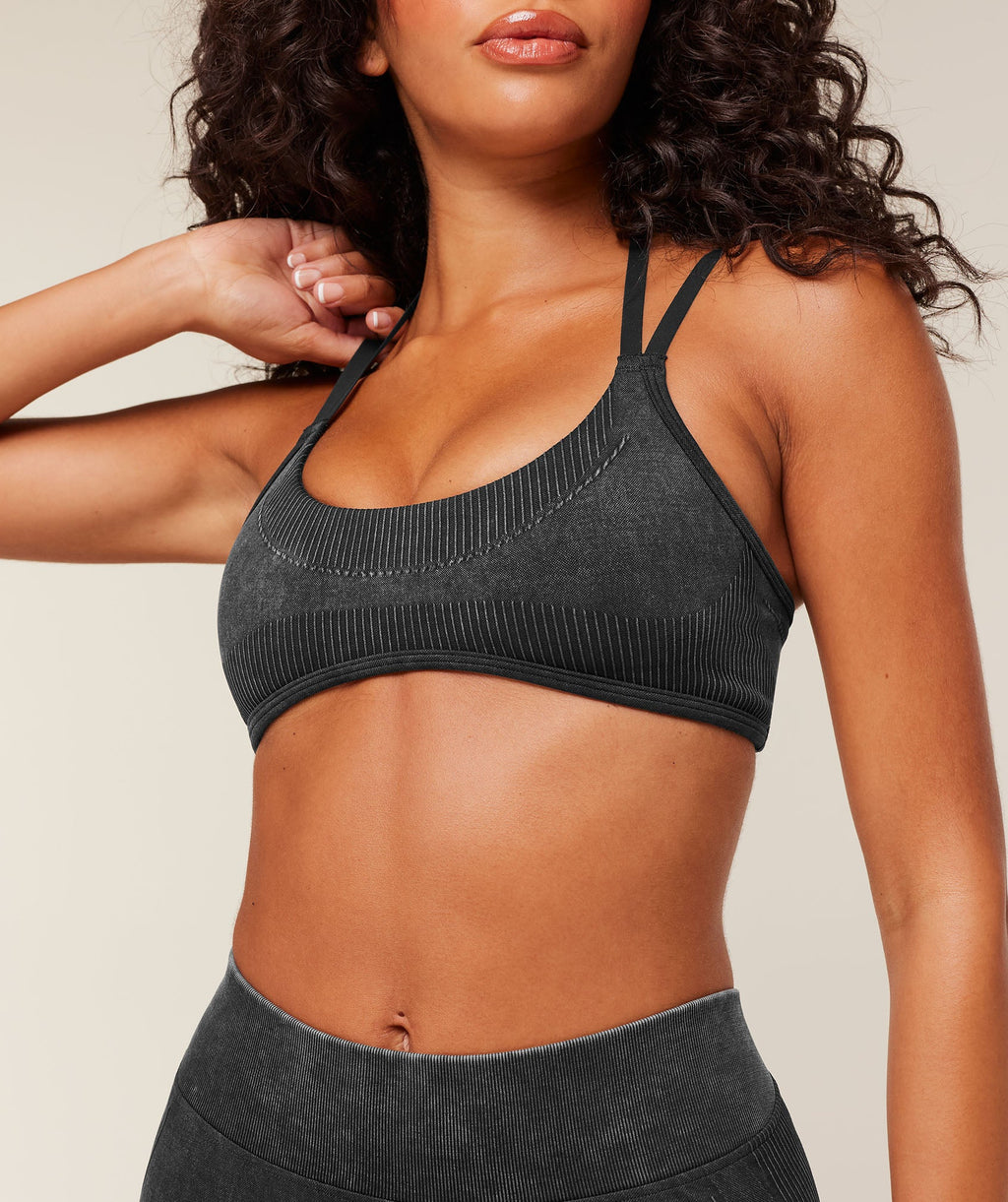 Gymshark x Bratz Light Support Sports Bra - Black/Wash — imagem 6
