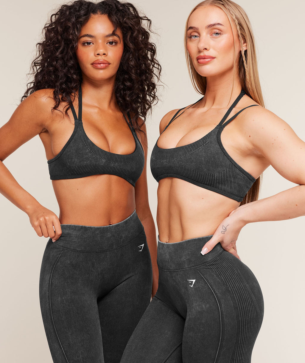 Gymshark x Bratz Light Support Sports Bra - Black/Wash — imagem 8