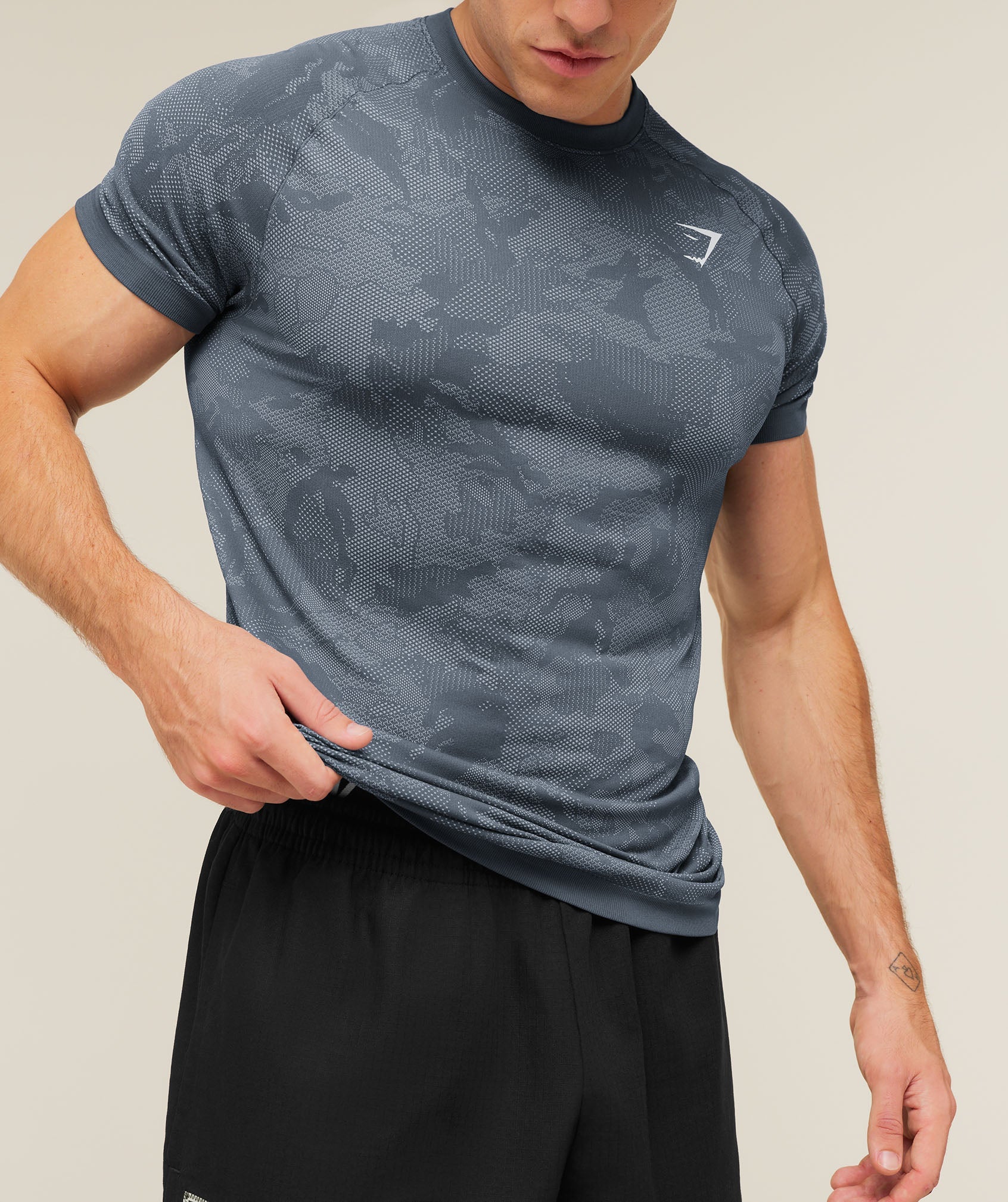 Geo Seamless T-Shirt - Shadow Blue/Tranquil Blue — imagem 4