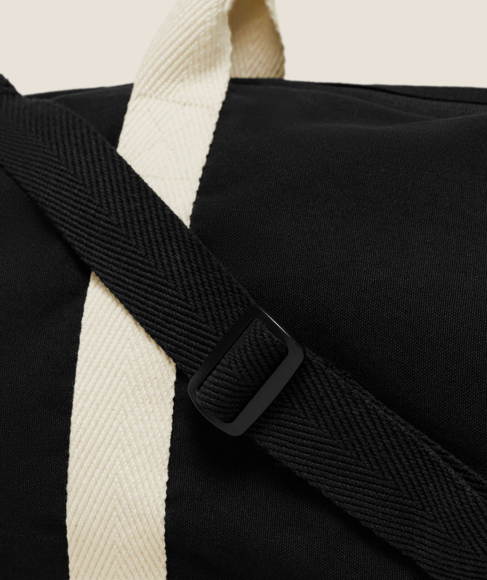 Gymshark Essentials Duffle Bag - Black — imagem 4