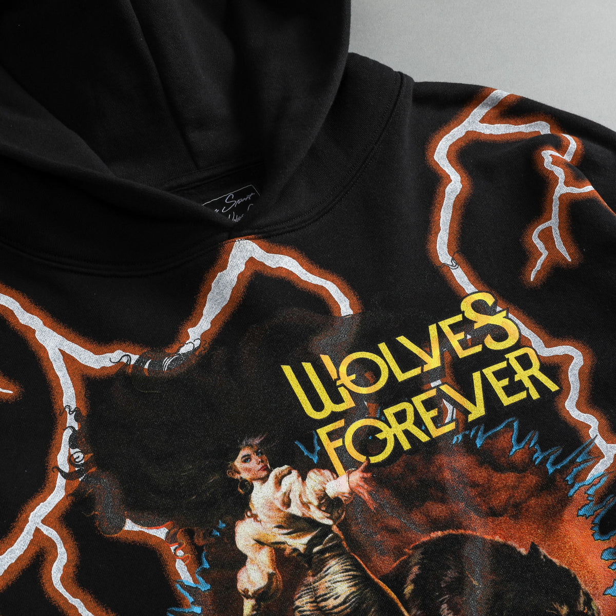 A Woman Scorned "Vintage Wyoming" (Cropped) Hoodie in Black/Orange Lightning - imagem 5