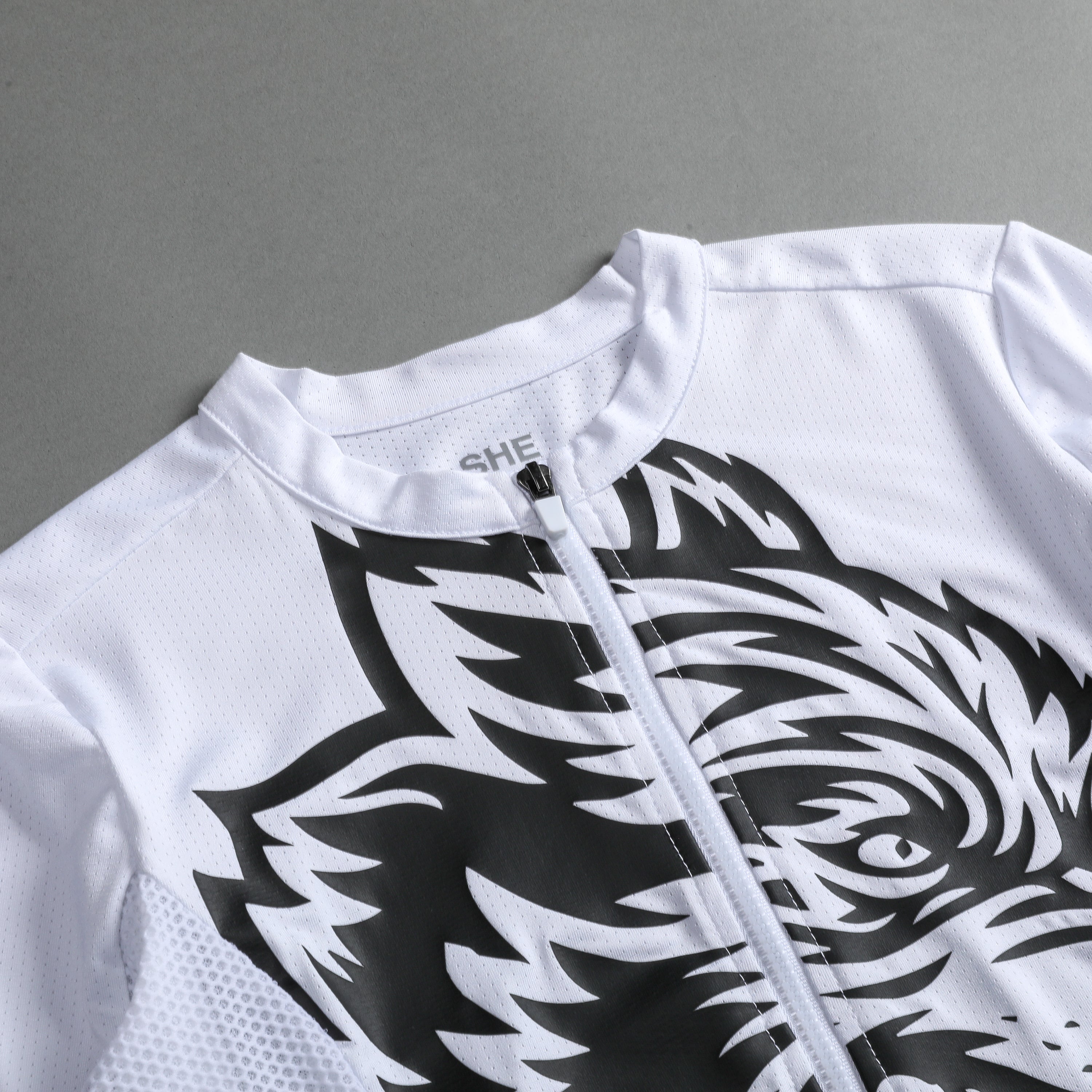 Big Wolf She Cycling Jersey in White — imagem 9