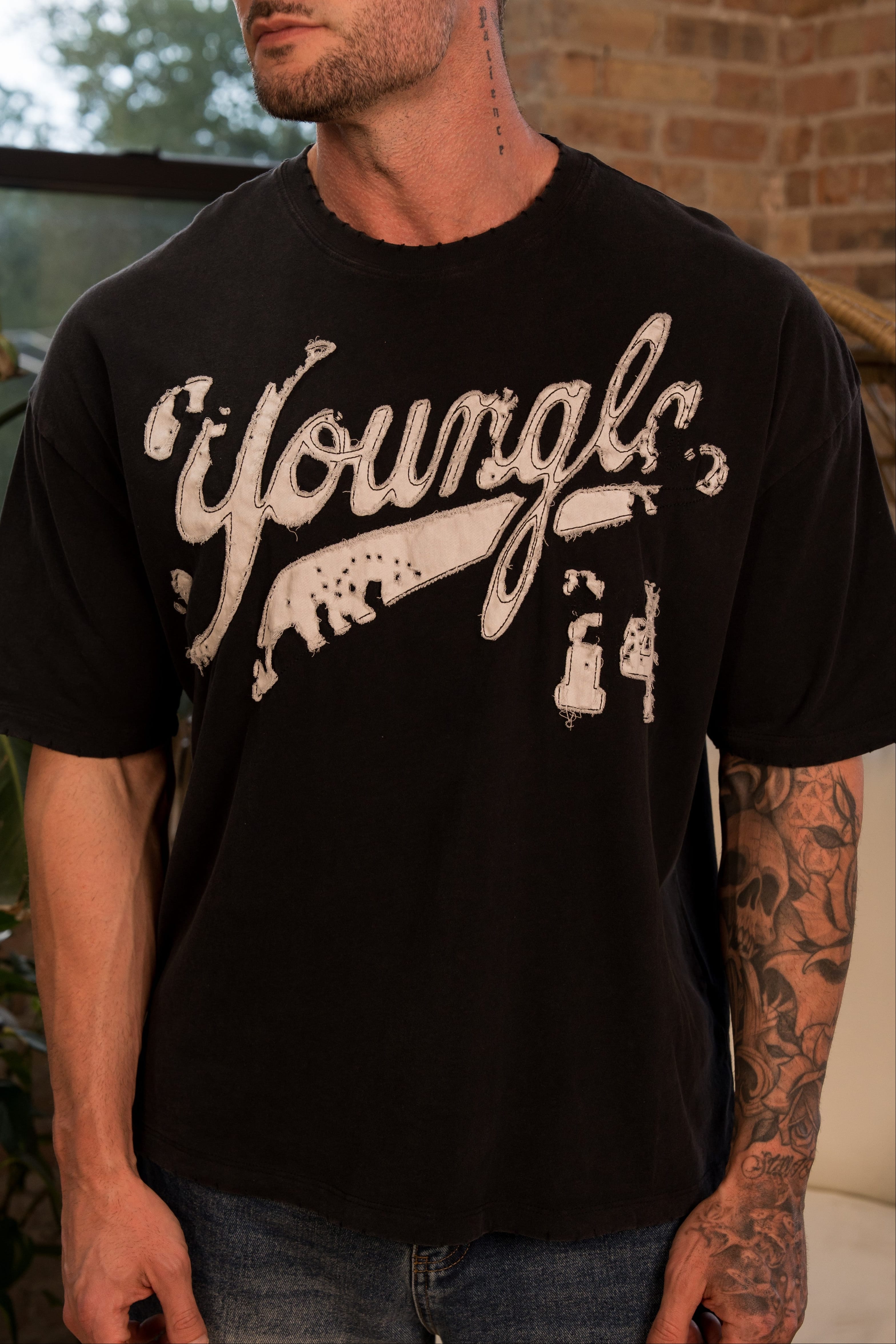 4182 - Distressed Script Tees — imagem 4