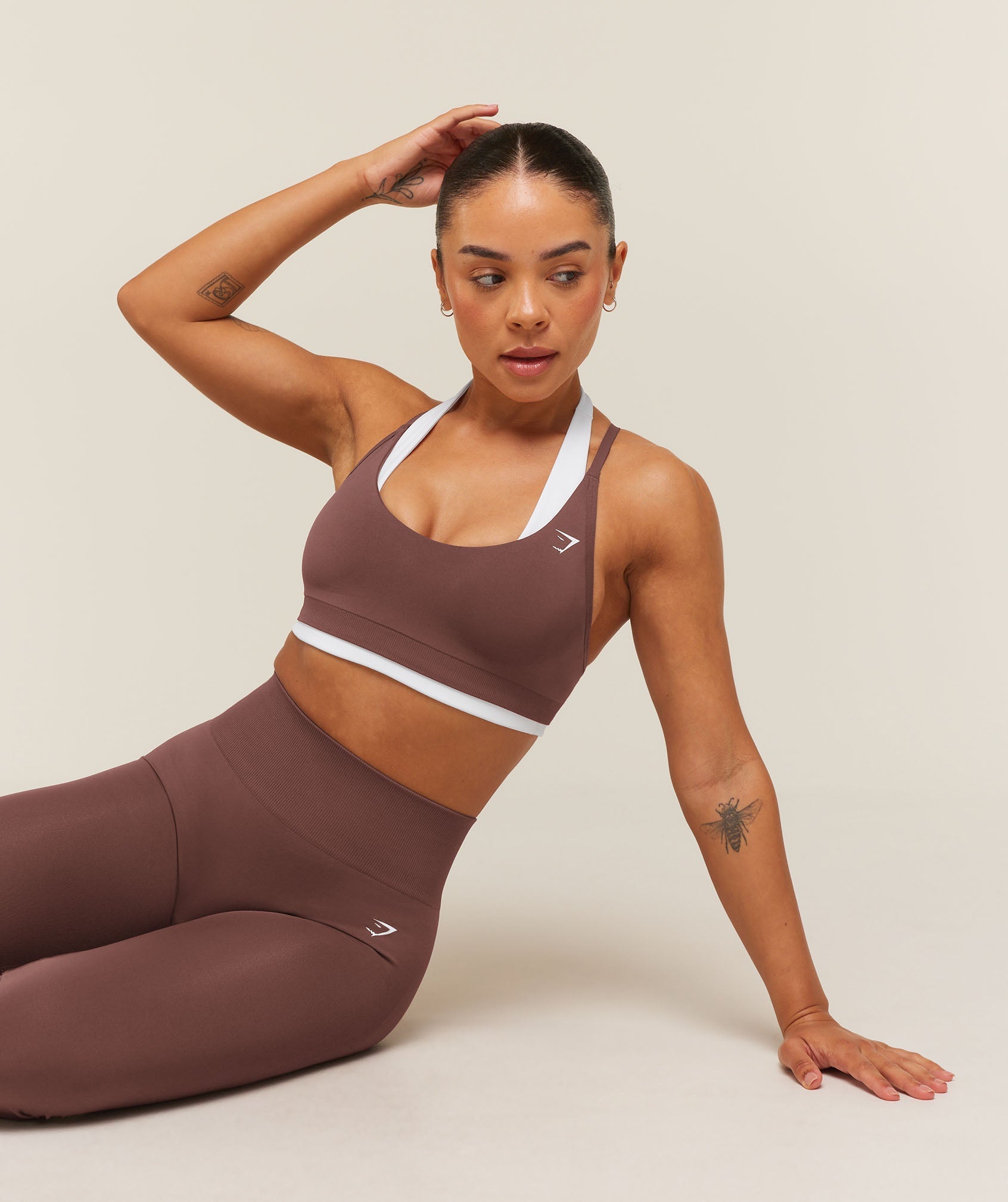 Everyday Seamless Racerback Sports Bra - Espresso Brown — imagem 4