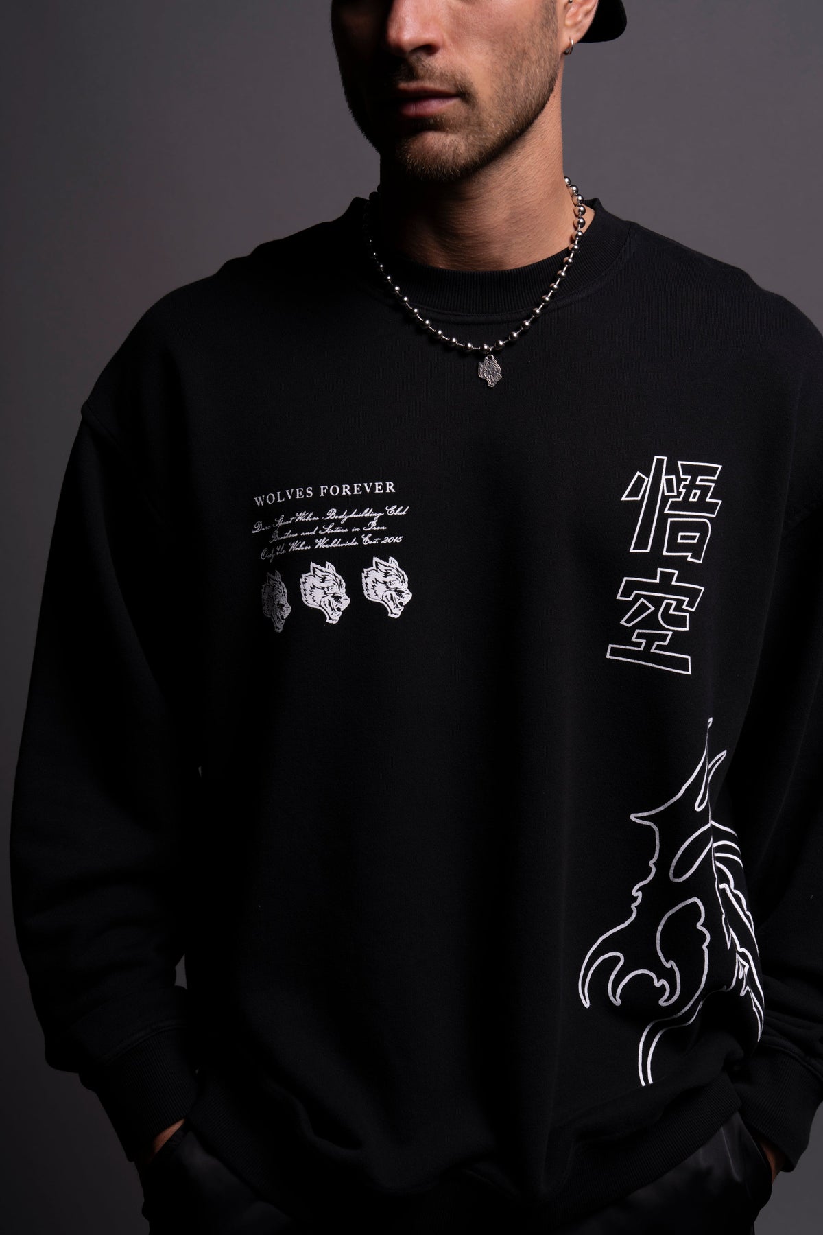 Goku London Crewneck in Black — imagem 6