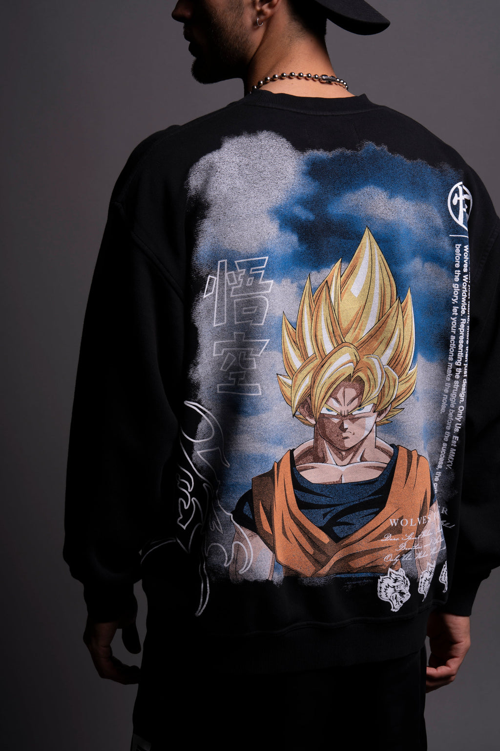 Goku London Crewneck in Black — imagem 7