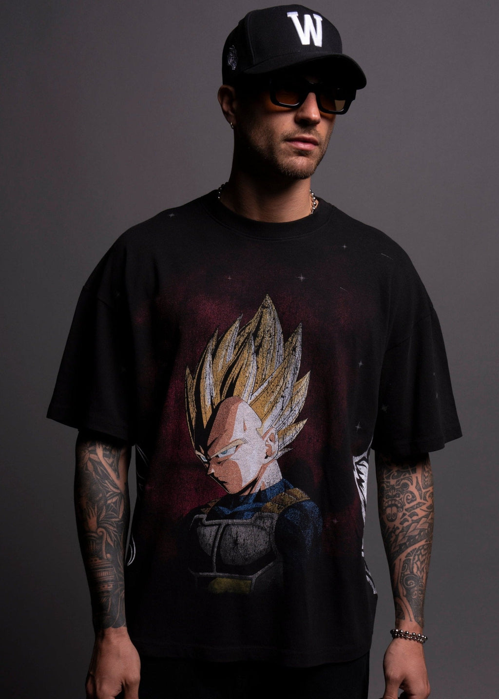 Vegeta Energy "Premium" Oversized Tee in Black — imagem 2