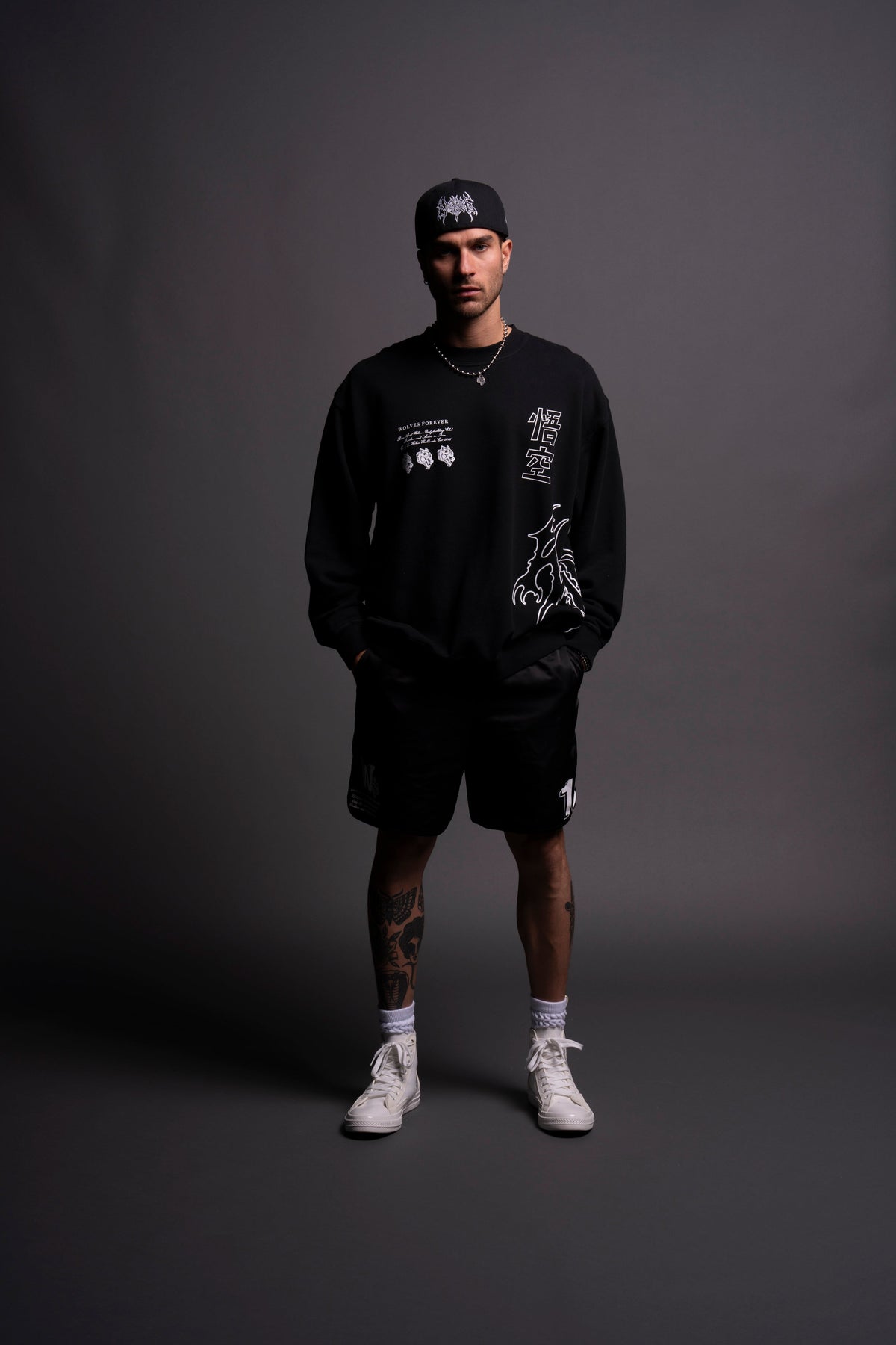Goku London Crewneck in Black — imagem 4