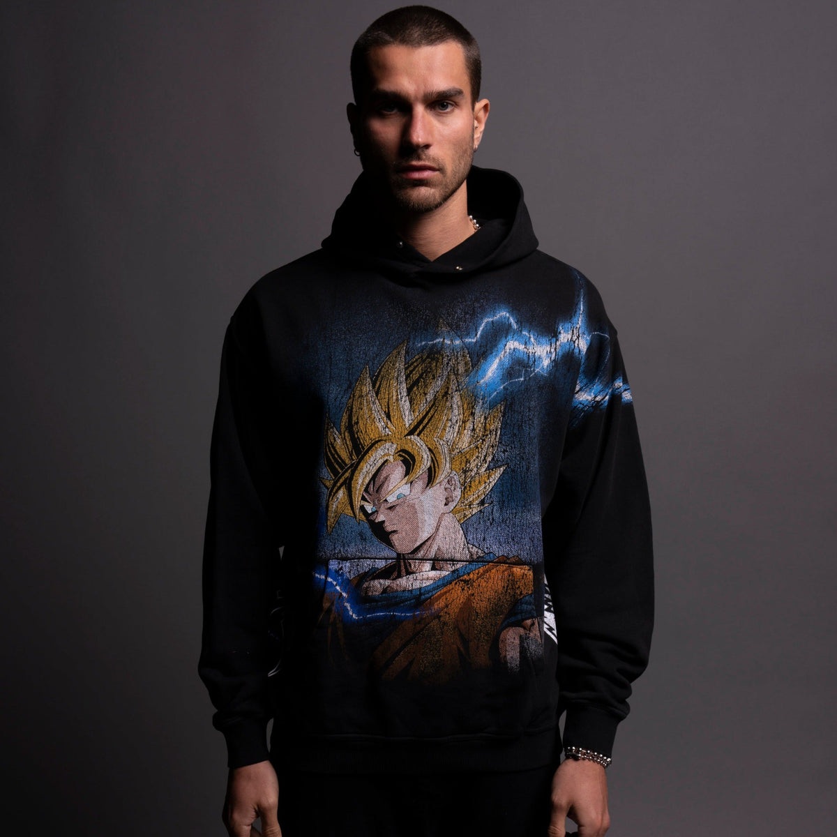 Goku Energy "Pierce" Hoodie in Black — imagem 2
