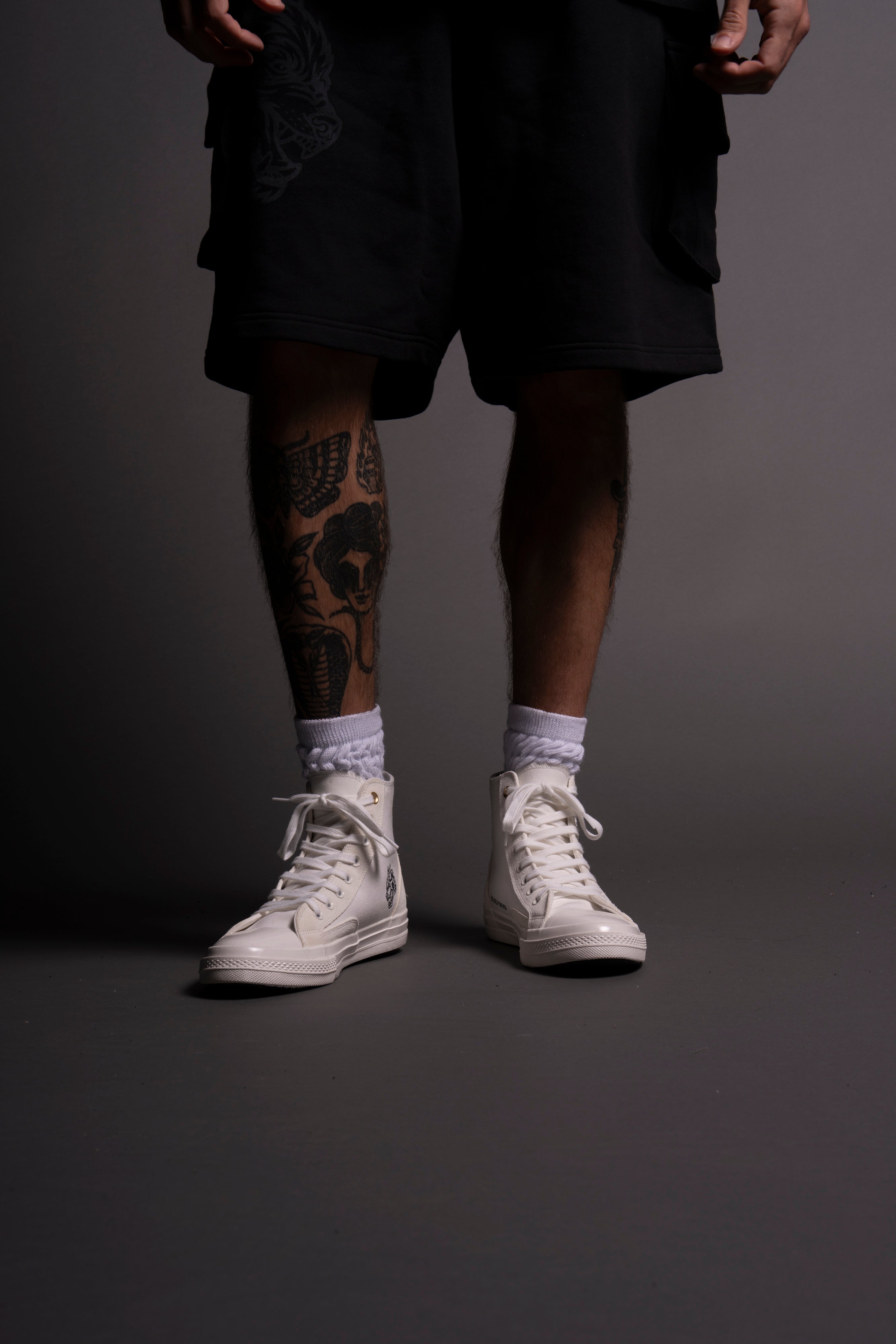 Wolves Forever Sueded Walk 1-DIOS High Top Shoe in White — imagem 4