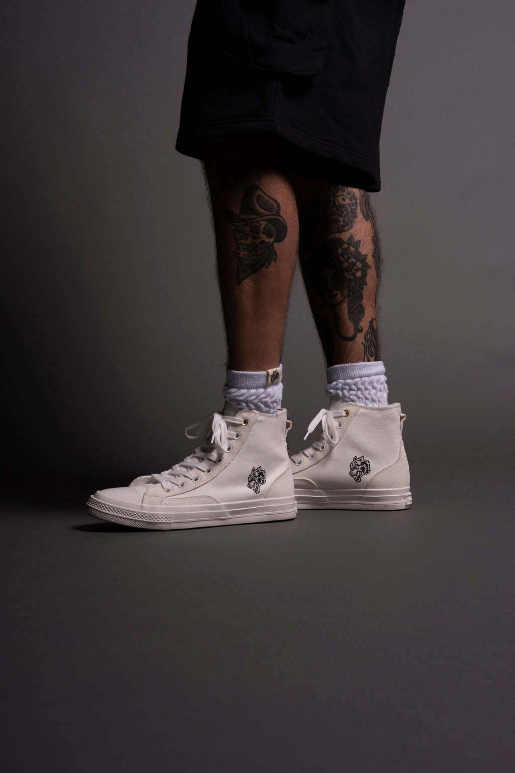 Wolves Forever Sueded Walk 1-DIOS High Top Shoe in White — imagem 5