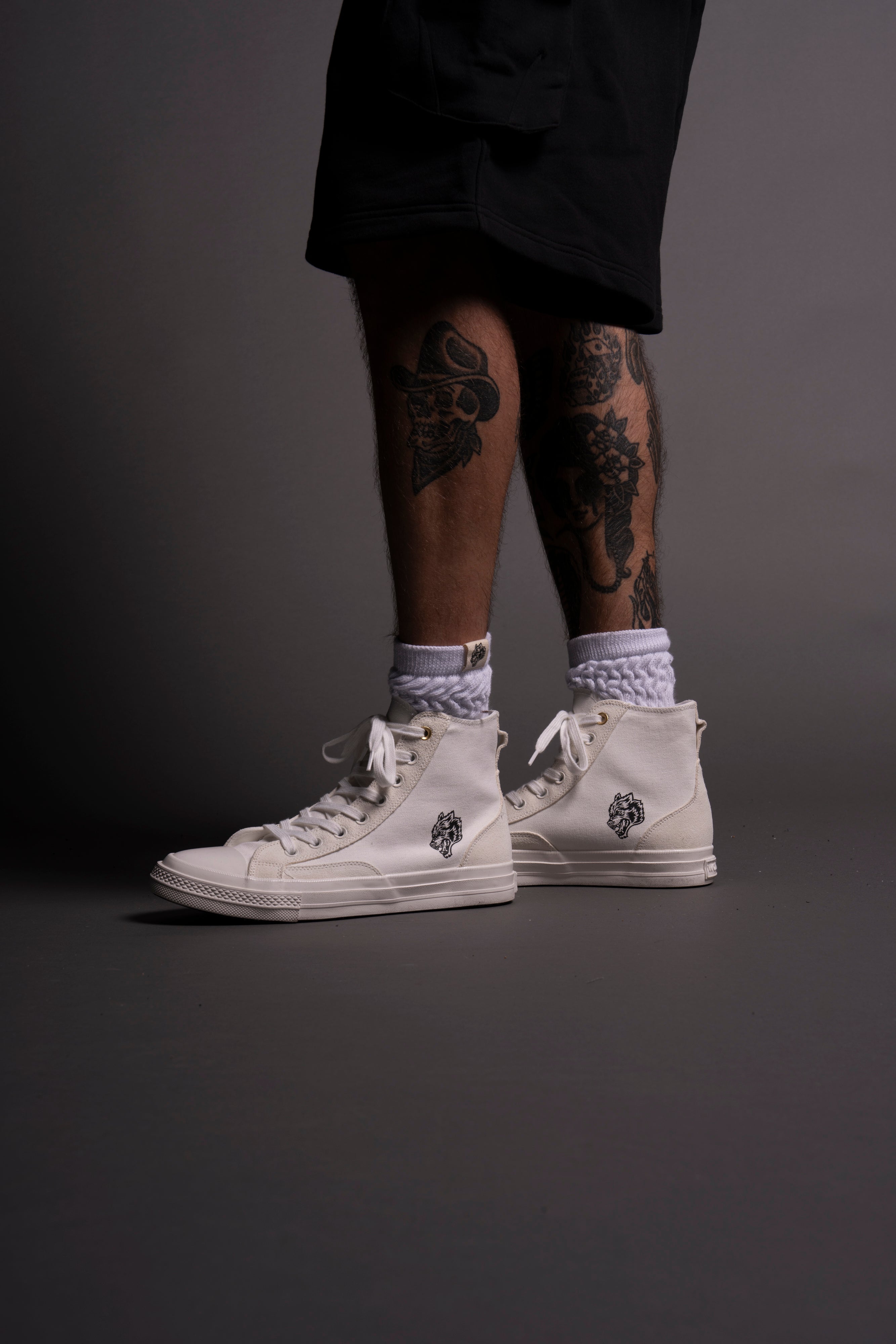 Wolves Forever Sueded Walk 1-DIOS High Top Shoe in White — imagem 5
