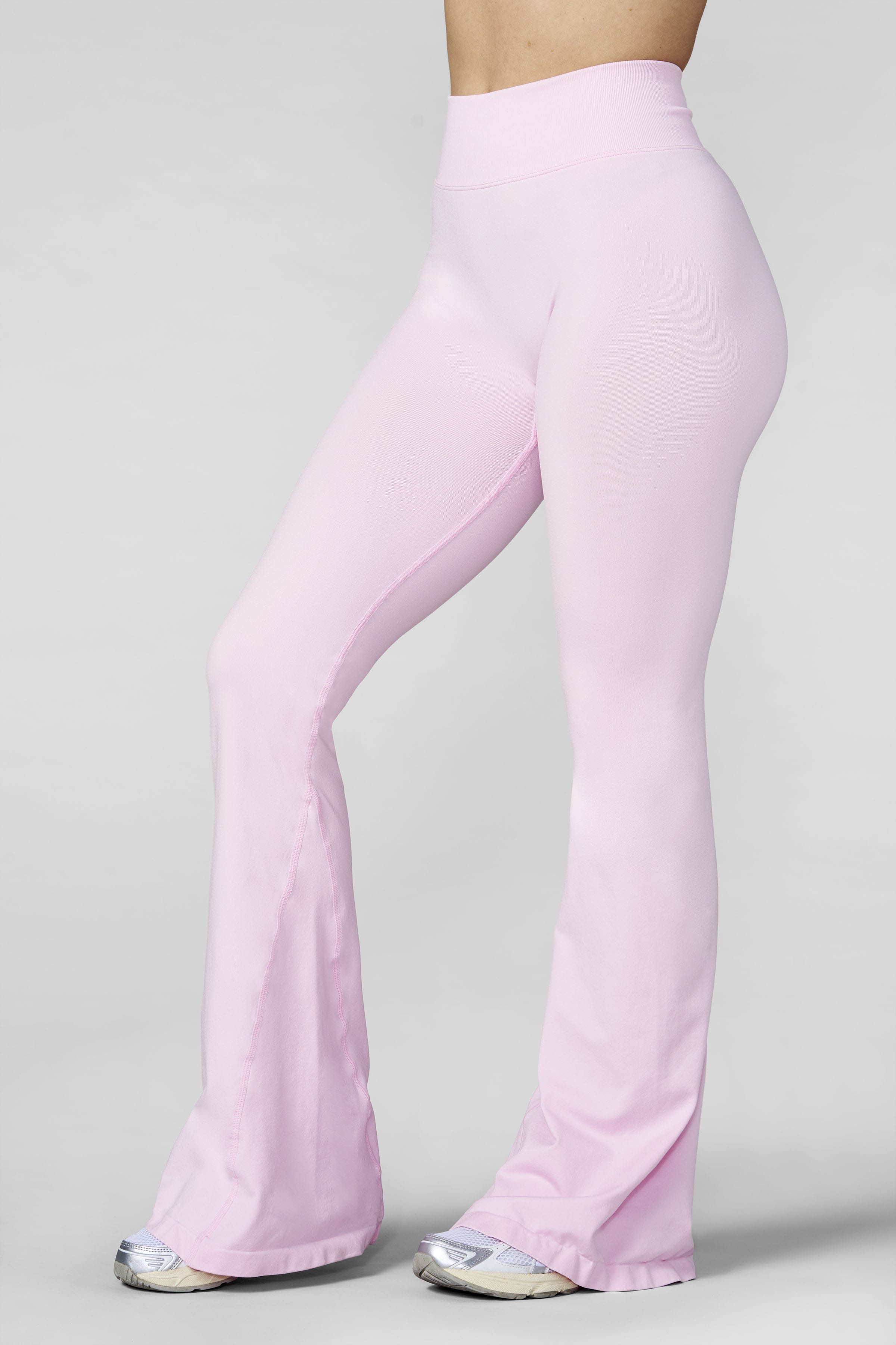 W2206 - Curve Seamless Flare Leggings (Reg) — imagem 5