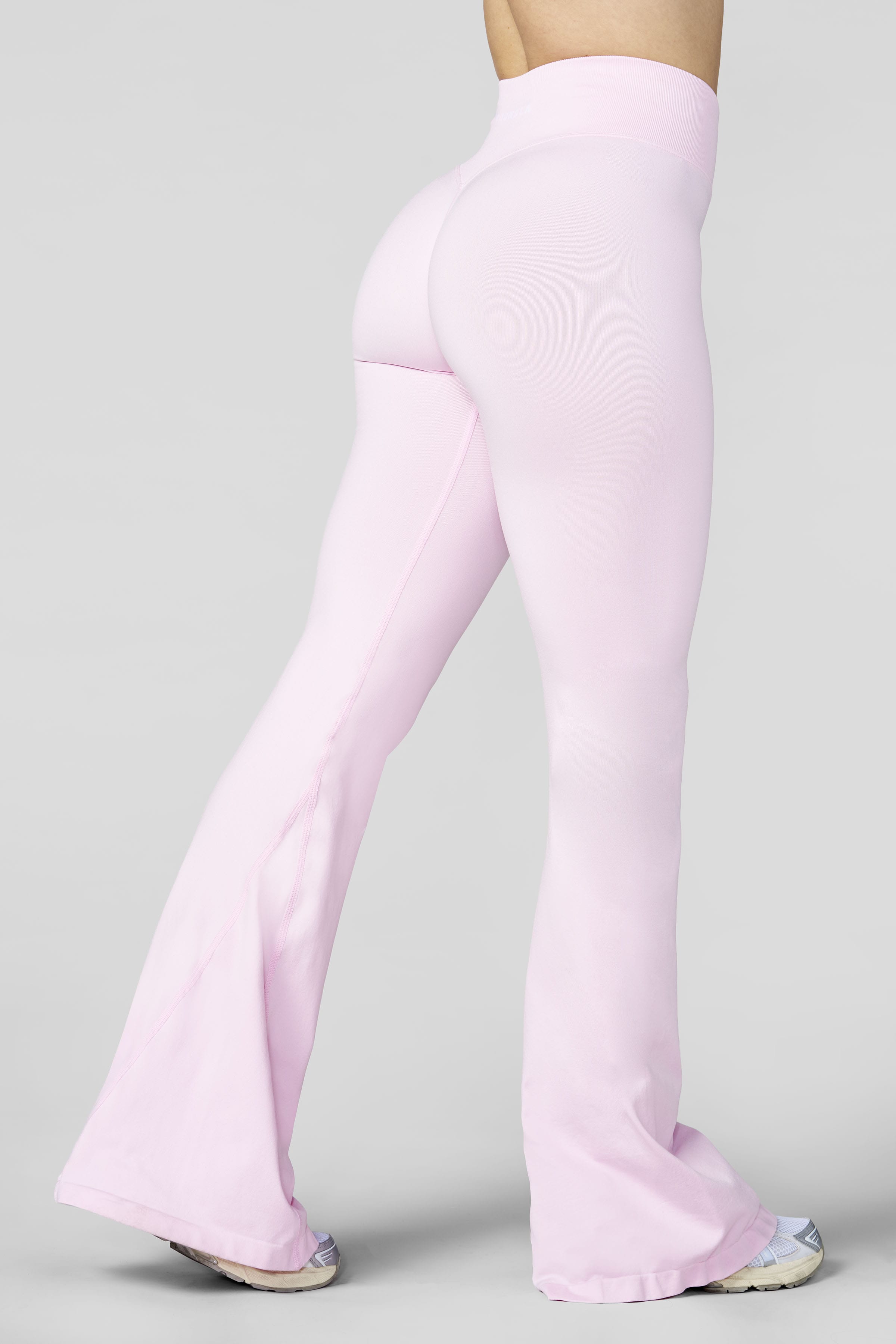W2206 - Curve Seamless Flare Leggings (Reg) — imagem 4