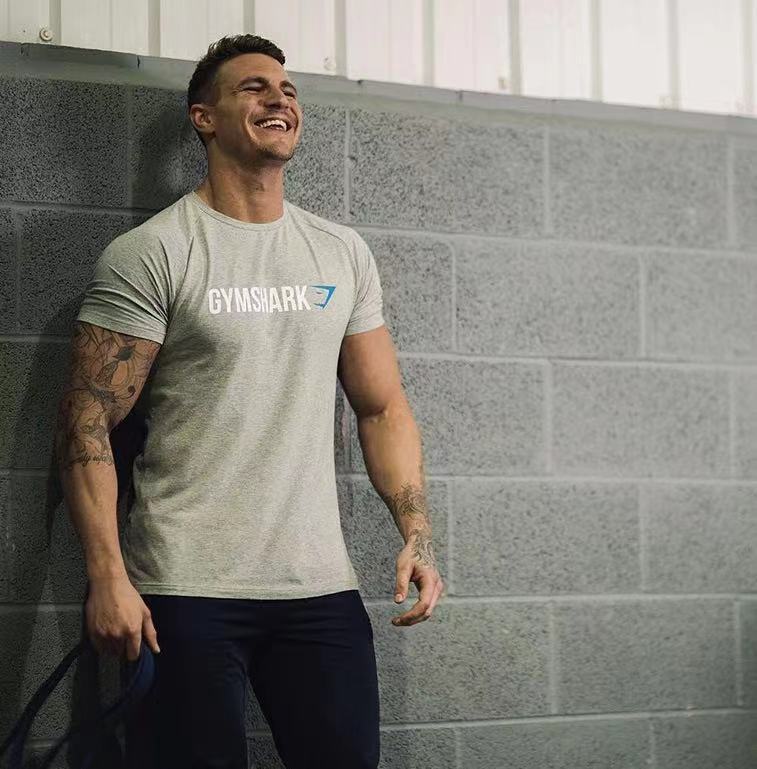 Camiseta Gymshark Logo Peito Slim Fit