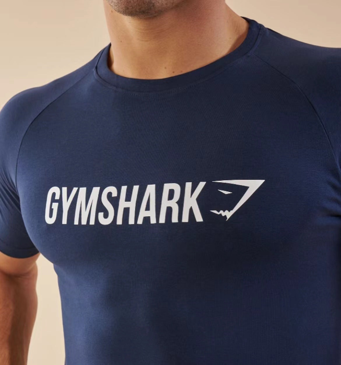 Camiseta Gymshark Logo Peito Slim Fit