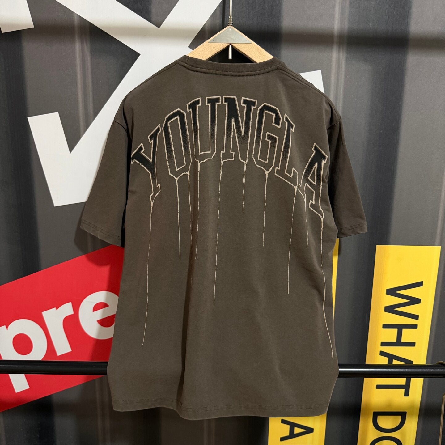 Camiseta Youngla Drip Oversized Tee