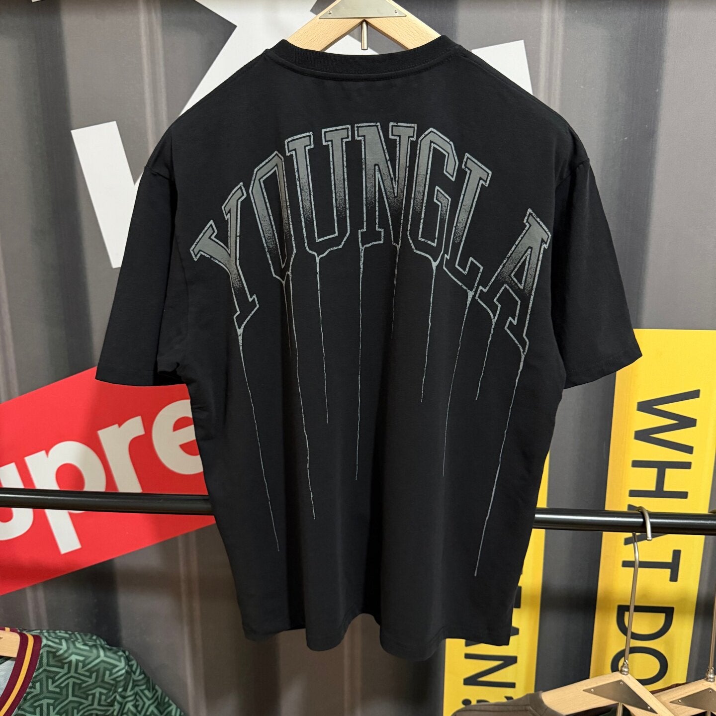Camiseta Youngla Drip Oversized Tee