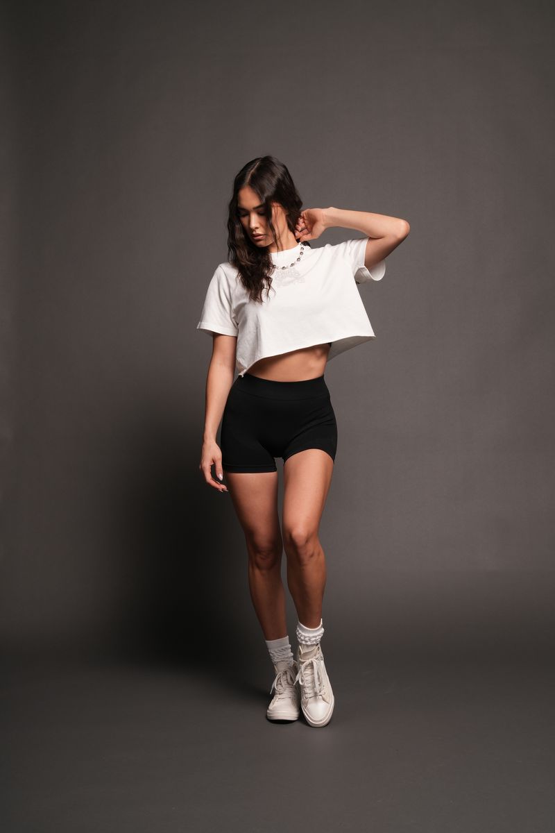 Onlyus Wolves Premium Cropped Tee In Cream - imagem 3