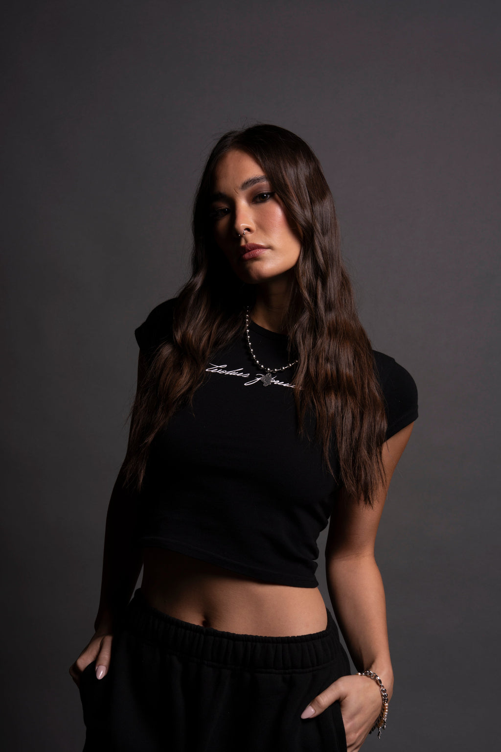 Wolves Forever Baby Tee in Black — imagem 9