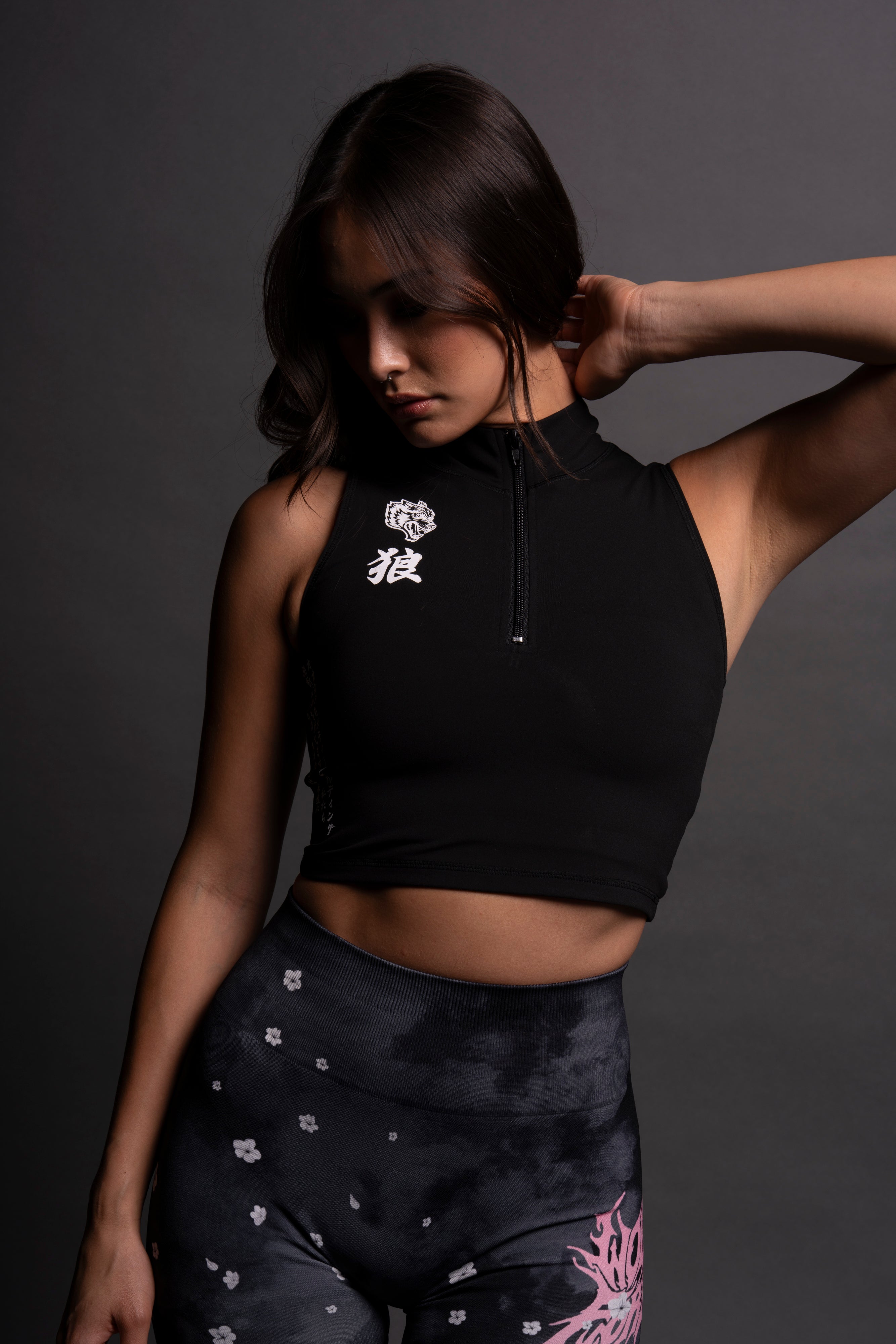 Okami "Tana" Energy Vest in Black — imagem 9