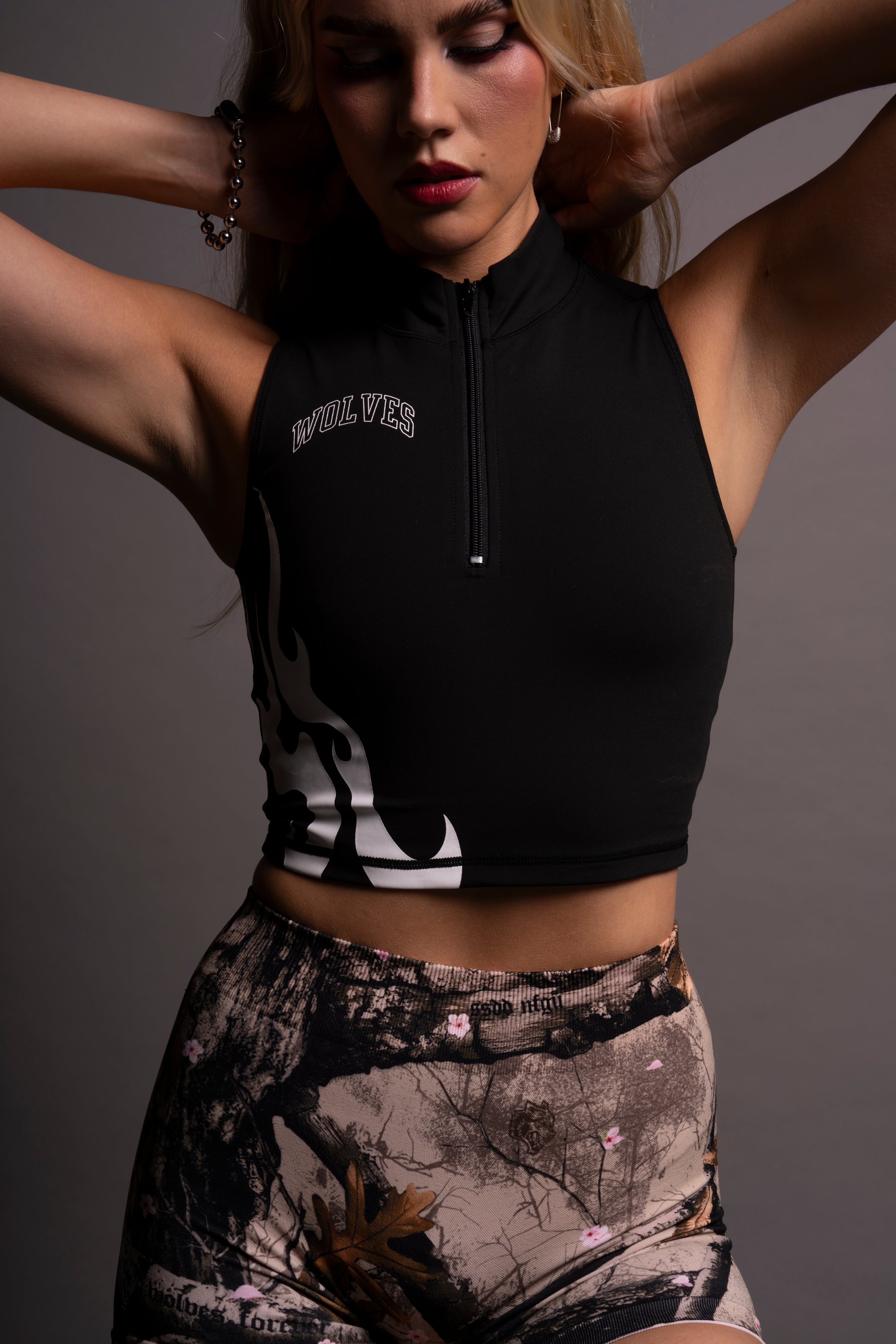 Through The Fire "Tana" Energy Vest in Black — imagem 9