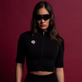 Single Wolf "Everson Seamless" Yasmin S/S Zip Top in Black — imagem 1