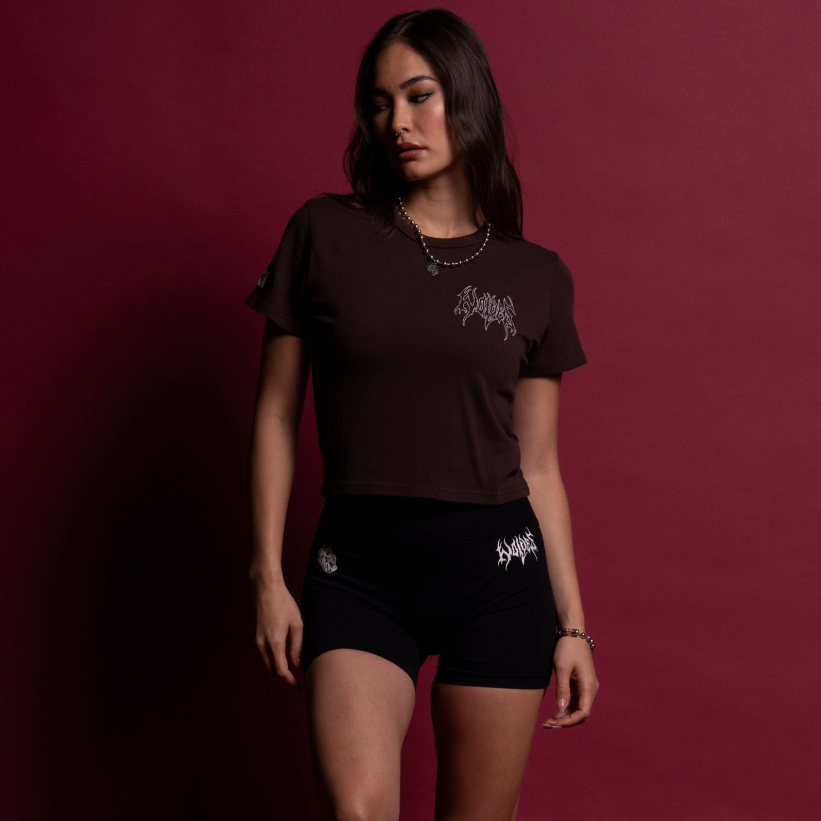Close To The Heart "Timeless" Tee in Darc Garnet — imagem 2