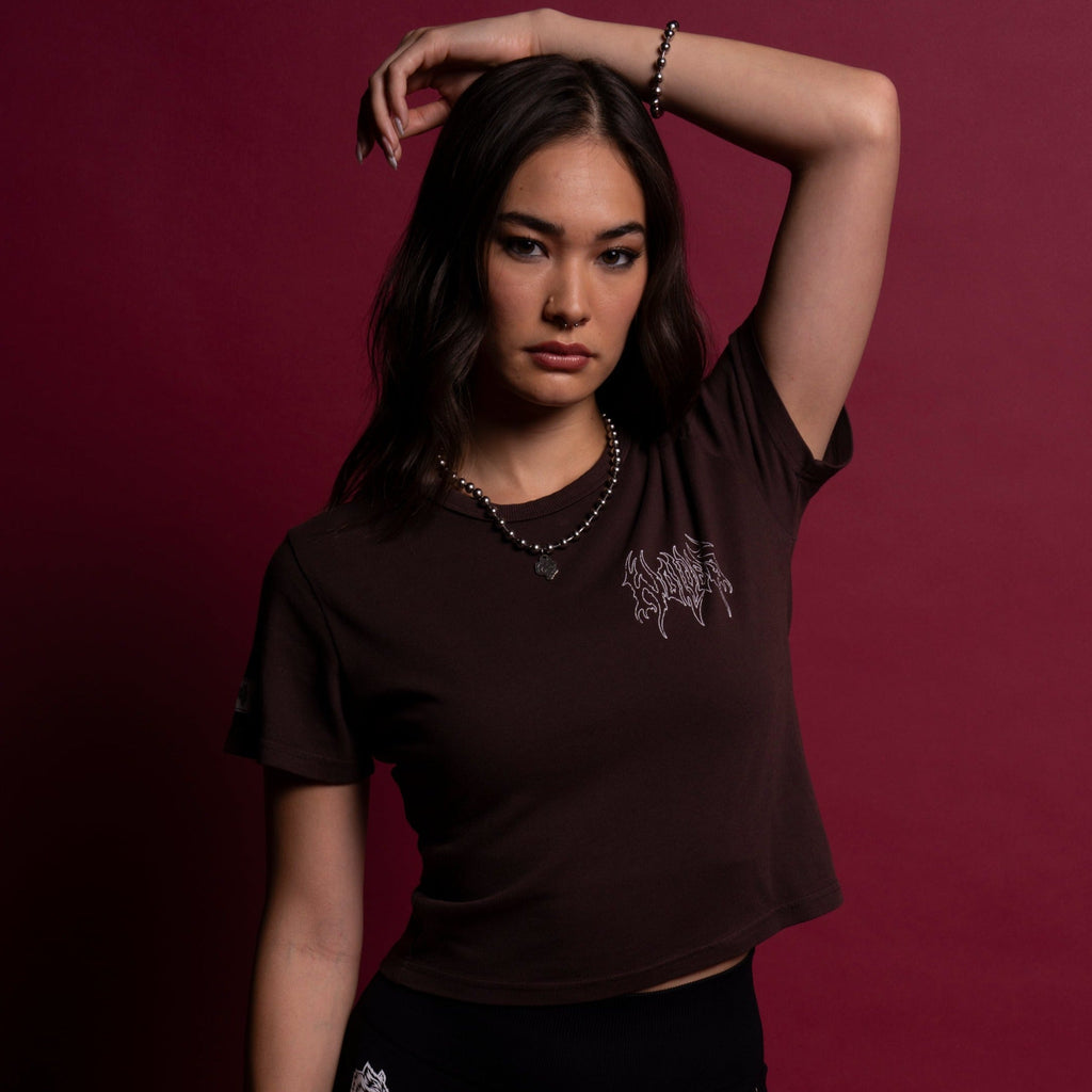 Close To The Heart "Timeless" Tee in Darc Garnet — imagem 1