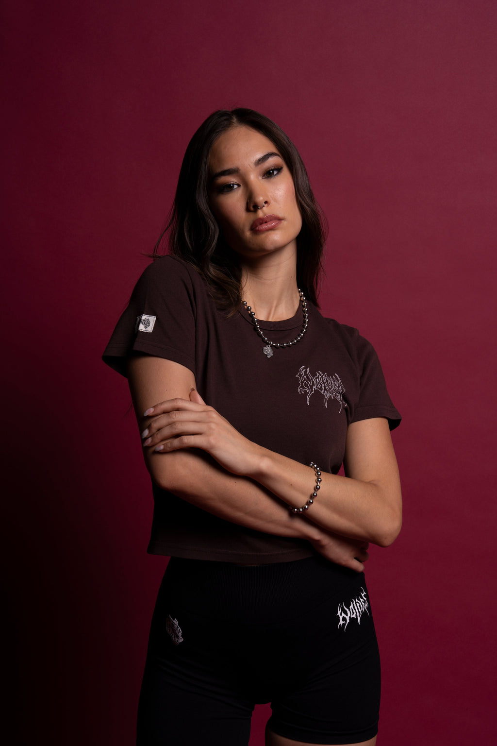 Close To The Heart "Timeless" Tee in Darc Garnet — imagem 7