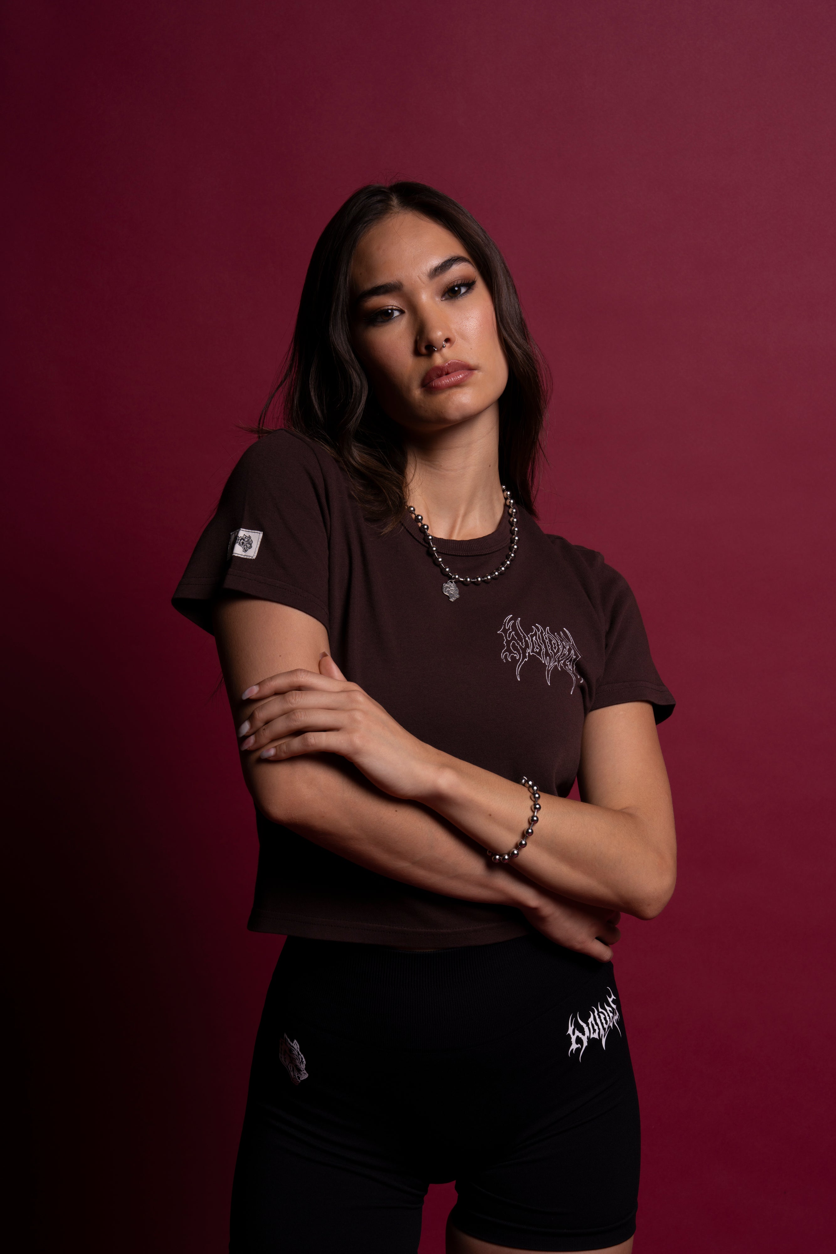 Close To The Heart "Timeless" Tee in Darc Garnet — imagem 7